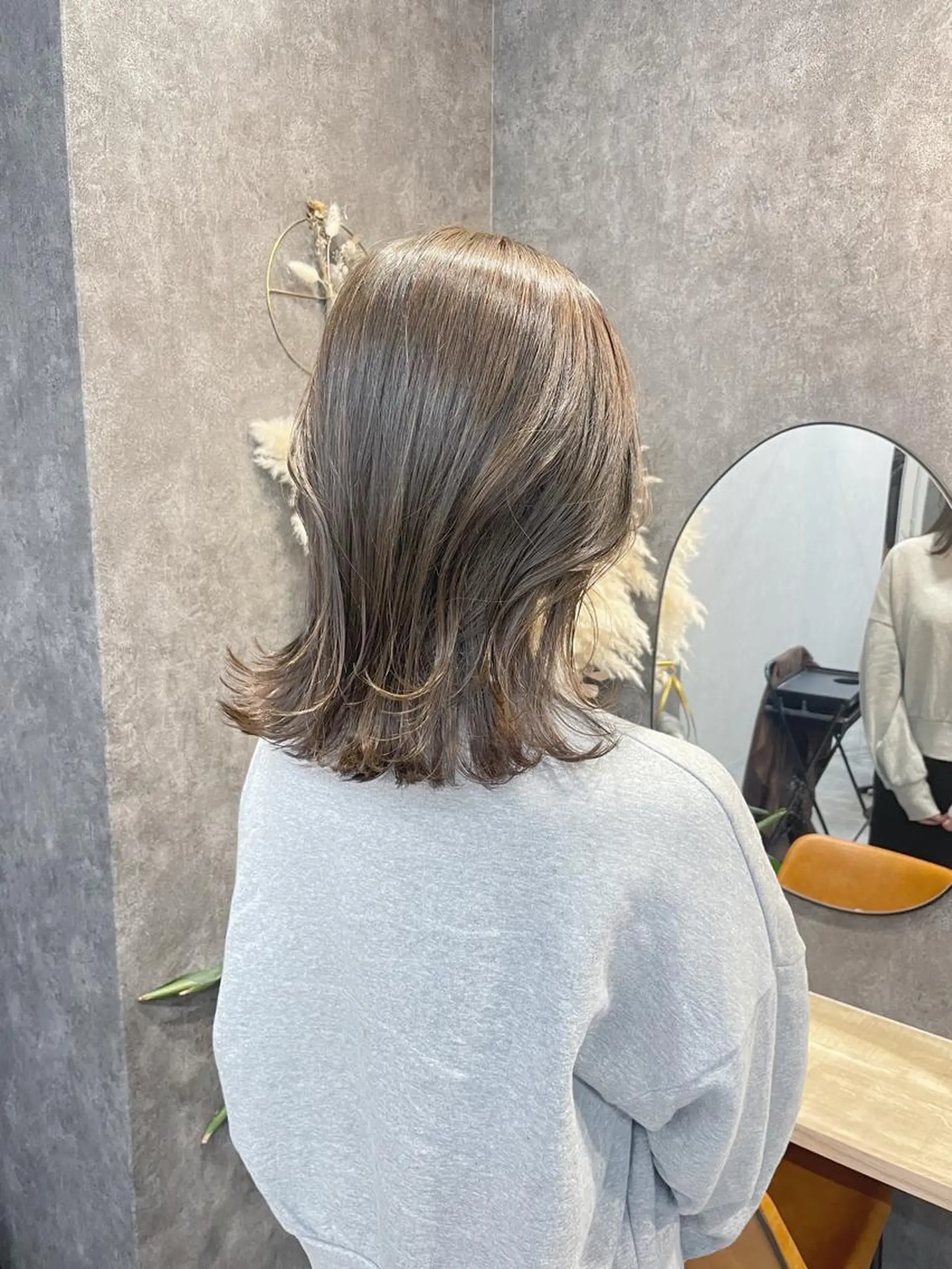 ミディアム カラー ベージュカラー オリーブベージュ カット ヘアカラー トリートメント いなみね はるきのヘアスタイル