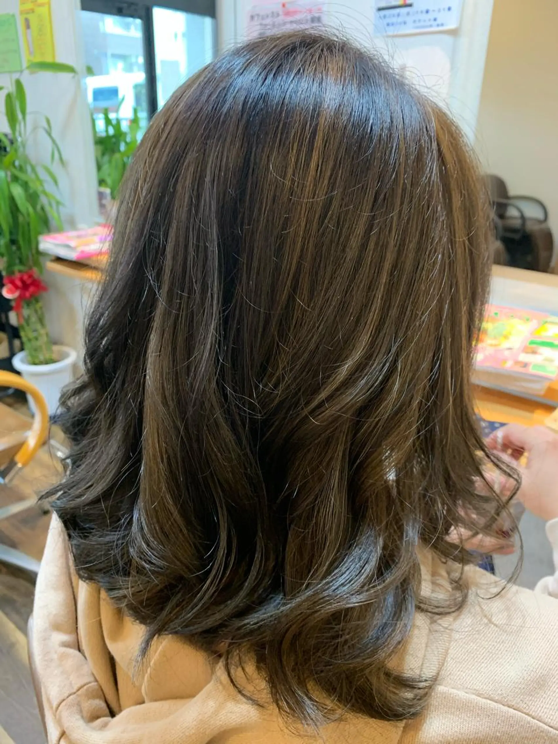 セミロング カラー ヘア＆エステ フォーチュン所属・石川 奈緒子のヘアスタイル