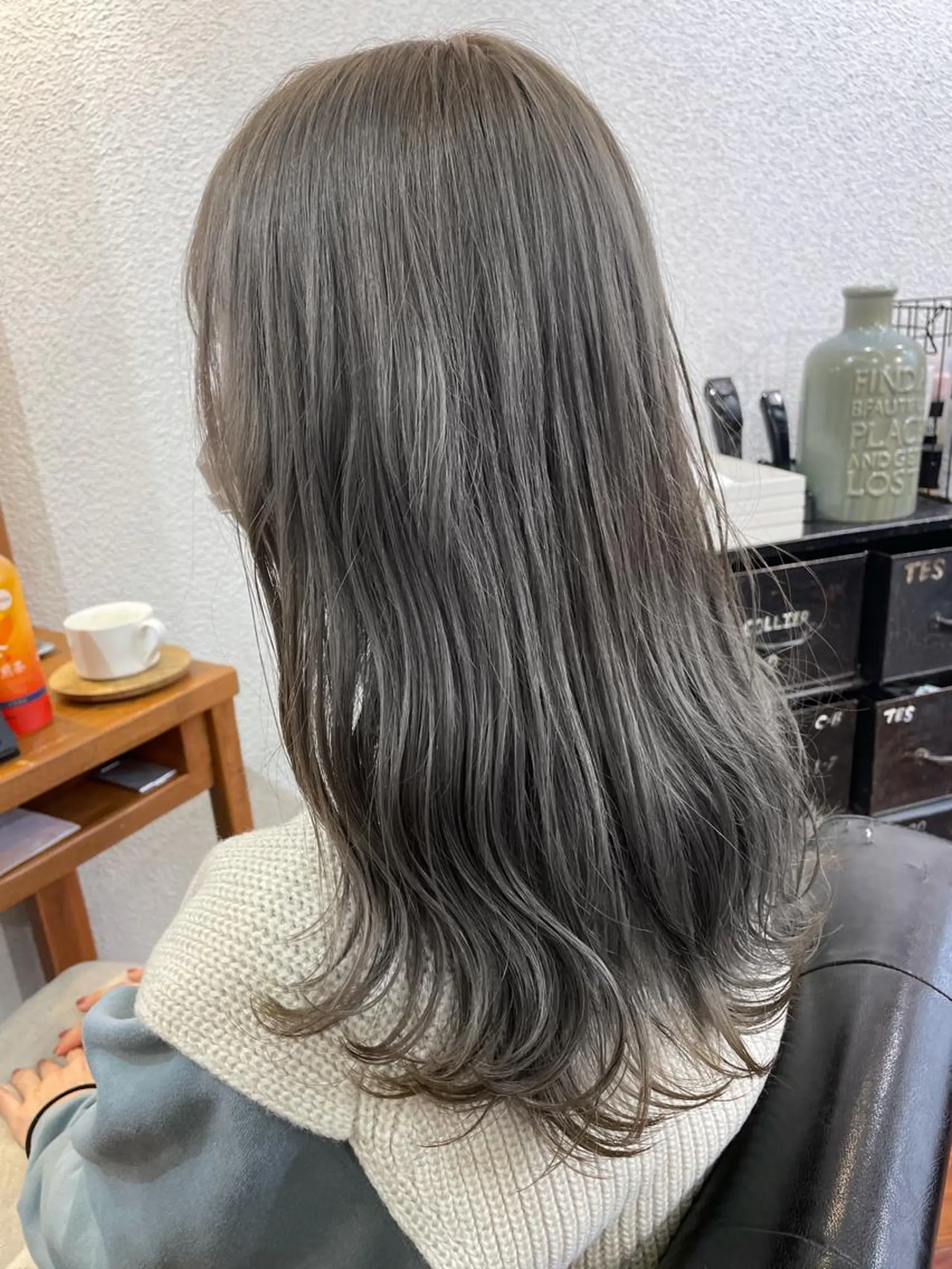 セミロング カラー アッシュ ハイライトカラー ハイトーンカラー イルミナカラー インナーカラー カット ヘアカラー トリートメント 江上拓郎/ショート /酸性ストレートのヘアスタイル