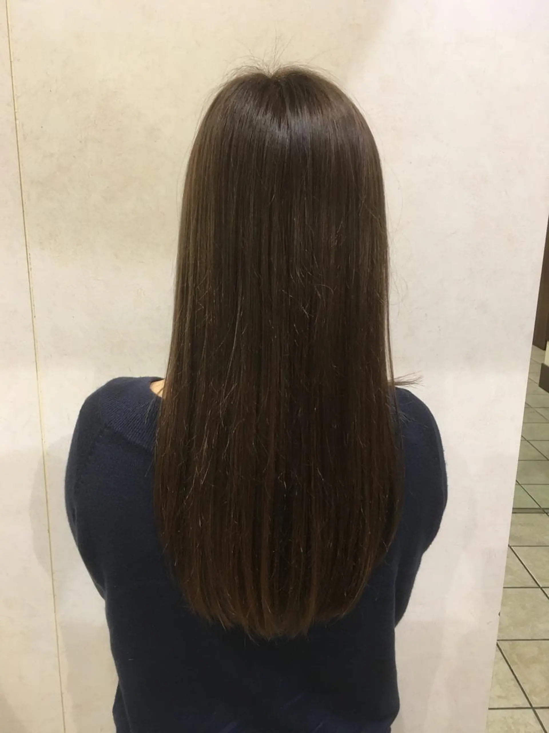 セミロング カラー グレージュ TAKA 髪質改善のヘアスタイル