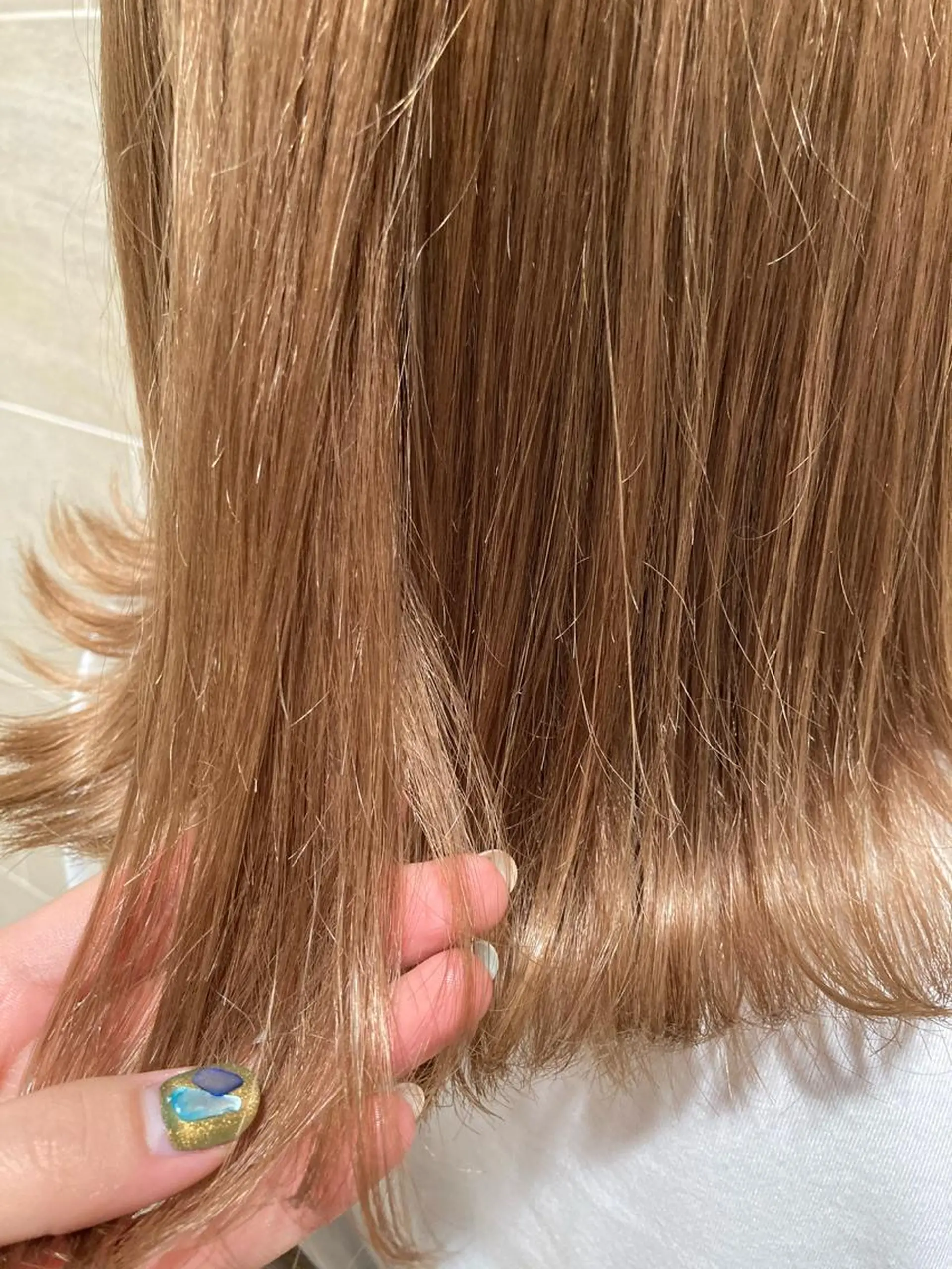 ミディアム カラー ベージュカラー ブリーチ ミルクティーベージュ 宮原 佳苗のヘアスタイル