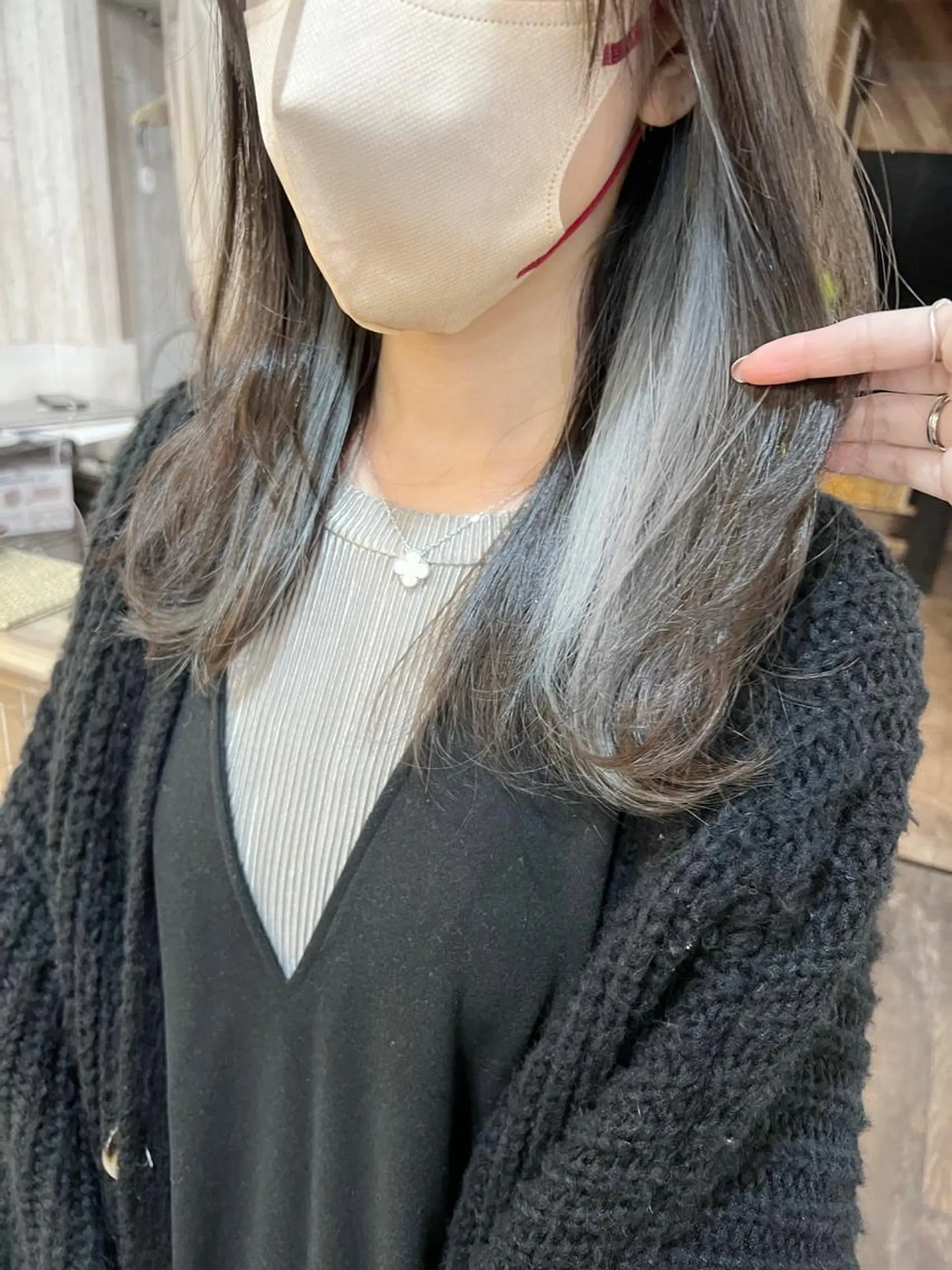 セミロング カラー ブリーチ ケアブリーチ ダブルカラー イヤリングカラー ハイライトカラー ダブルカラー　/ インナーカラーMiiのヘアスタイル