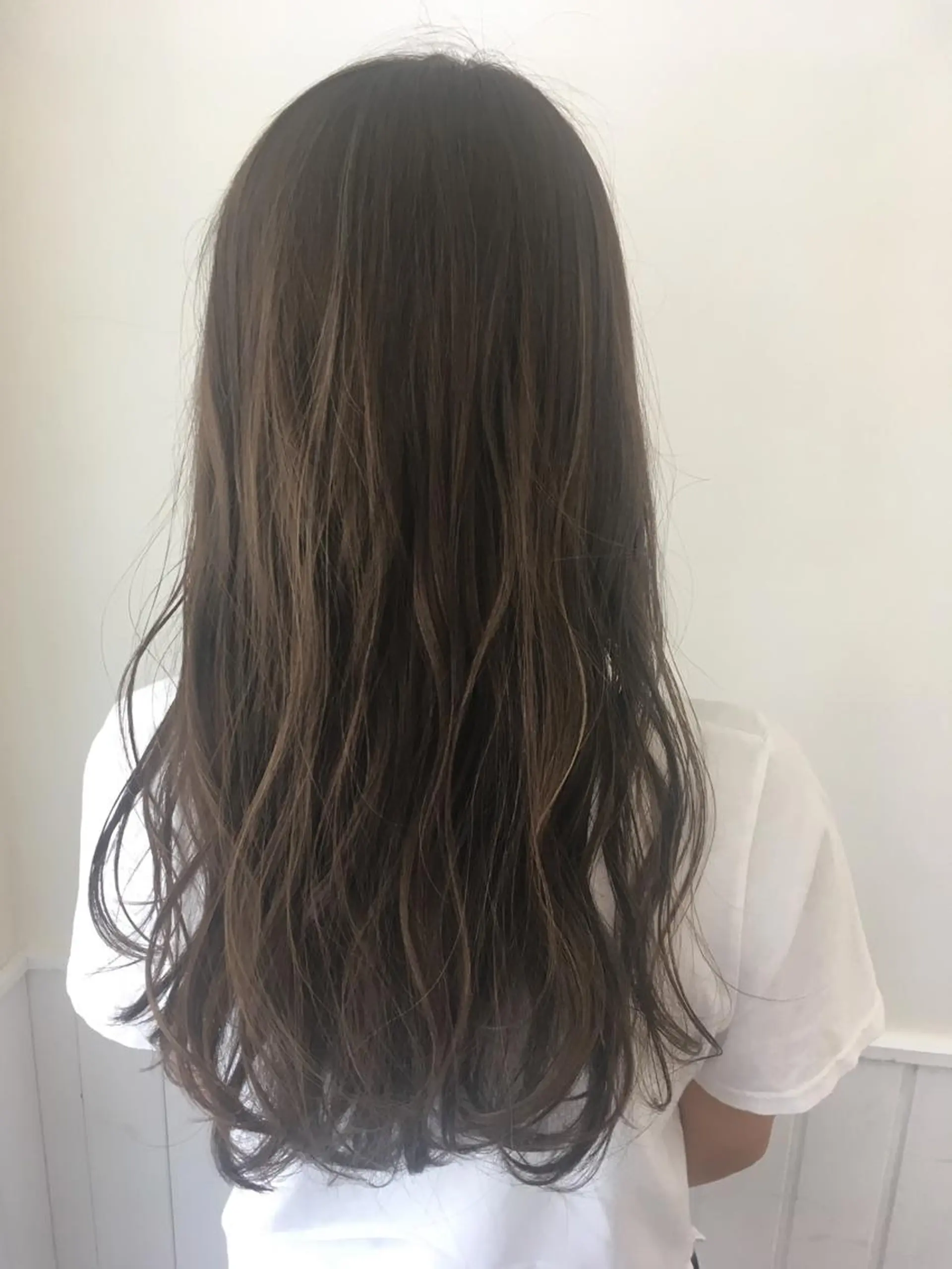 ロング カラー 透明感カラー ハイライトカラー 外国人風カラー ハイライト カット ヘアカラー トリートメント 🌿椿 夢来🌿のヘアスタイル