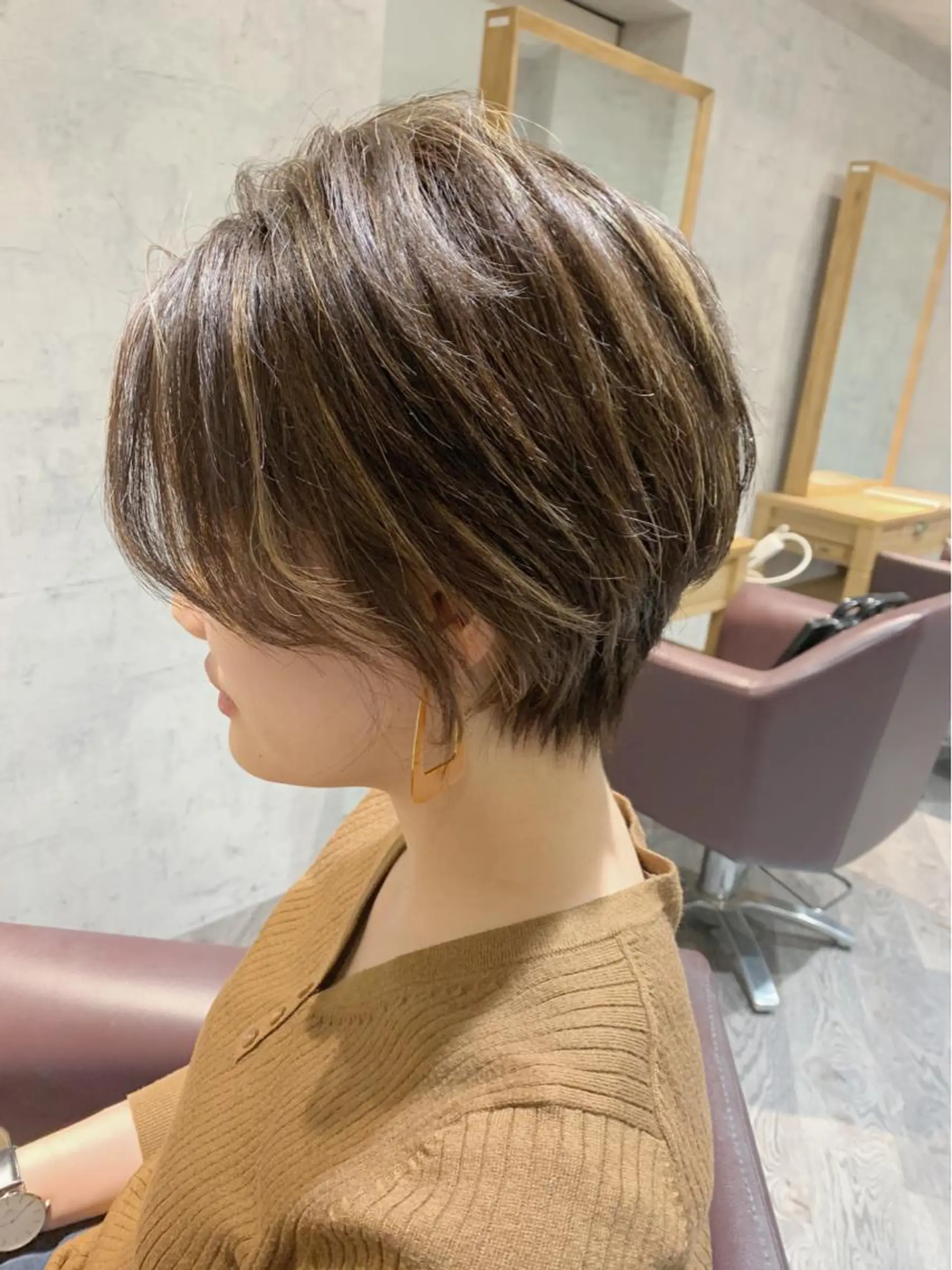 ショート カラー ハンサムショート ショートヘア カット バレイヤージュ KAZUMAのヘアスタイル