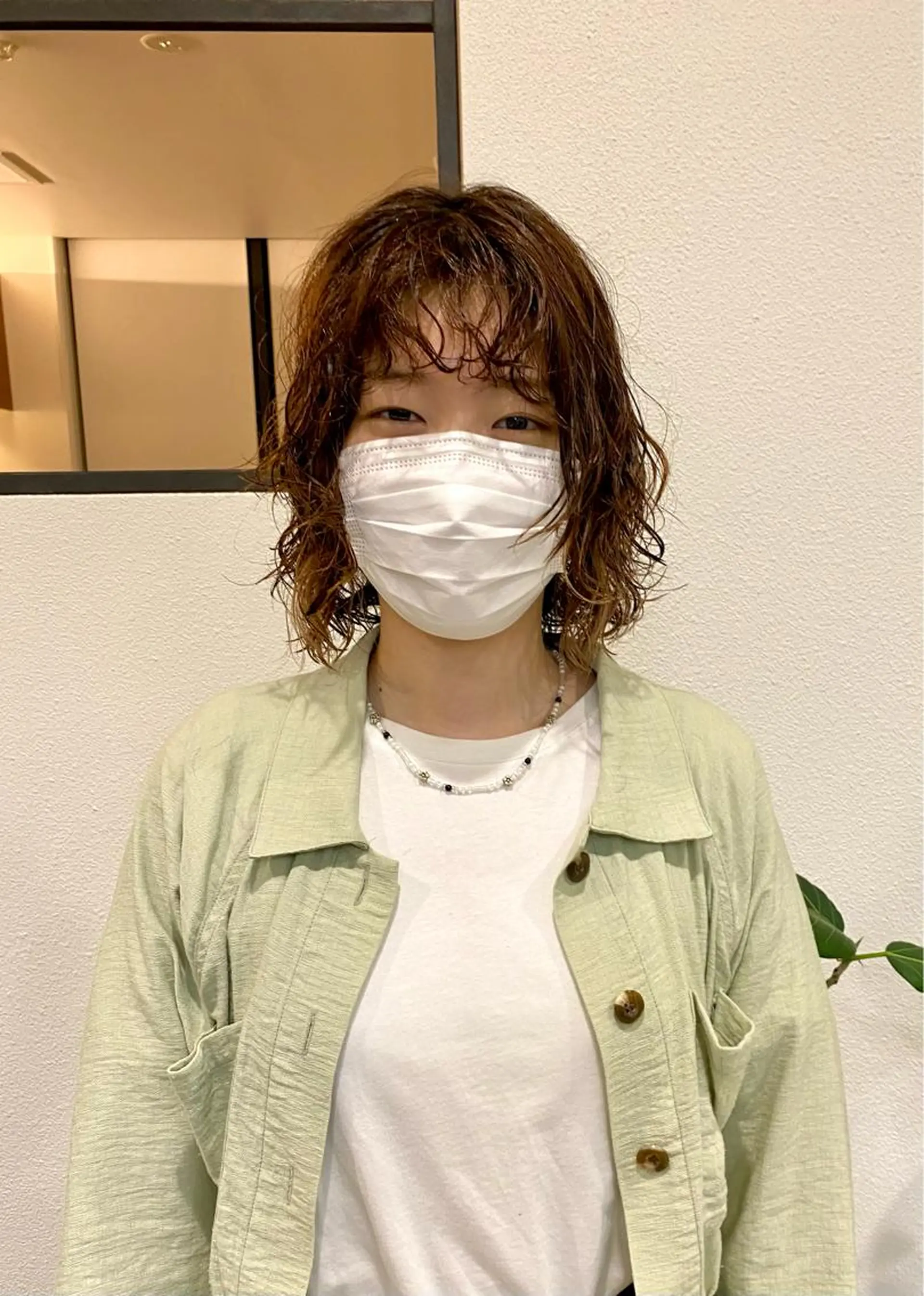 ミディアム パーマ レイヤーカット カット ヘアカラー トリートメント 店長　ショート& パーマ　坂本のヘアスタイル