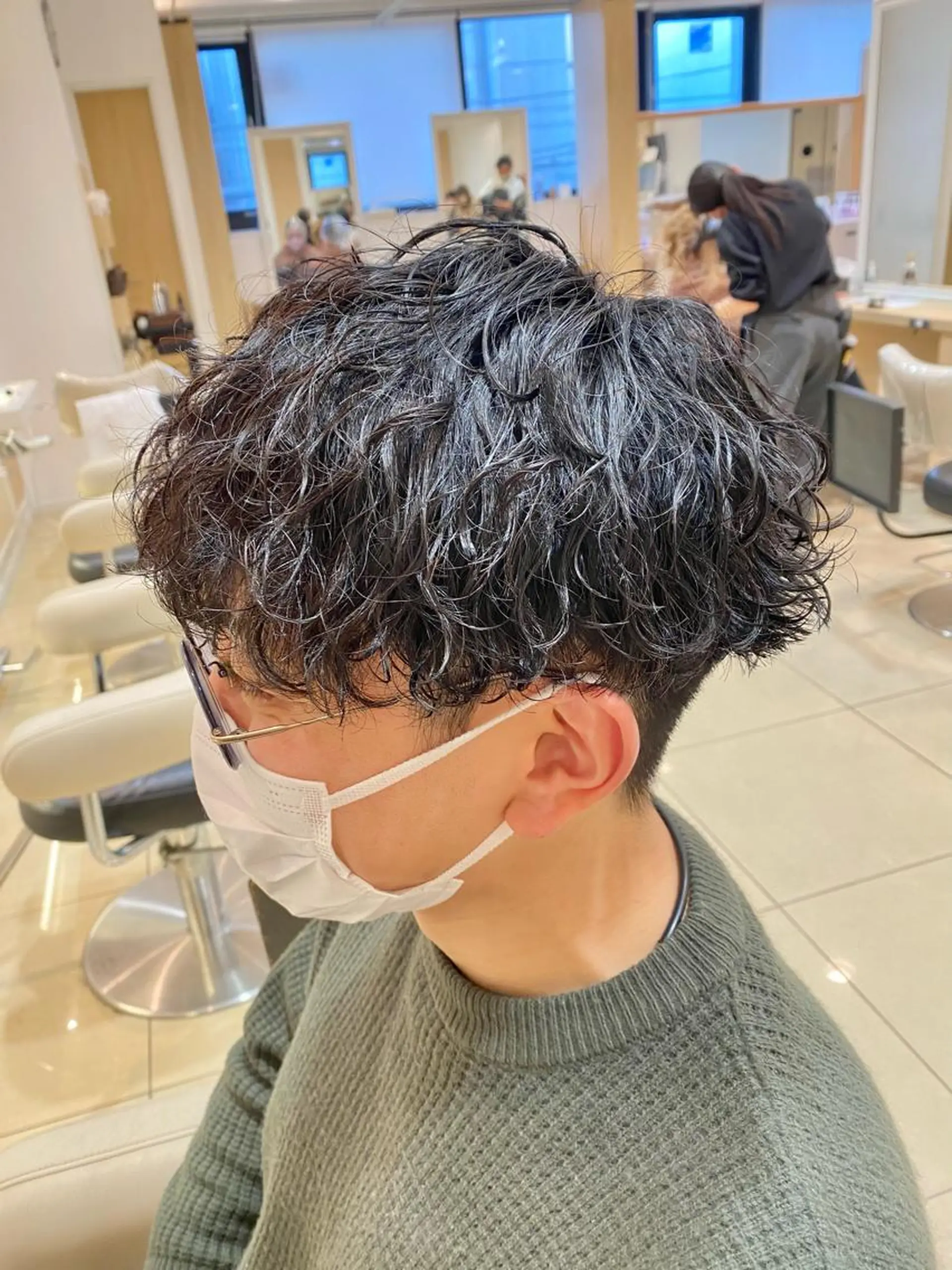 ショート パーマ メンズ カット パーマ メンズ特化型美容師 栗山勇人のヘアスタイル