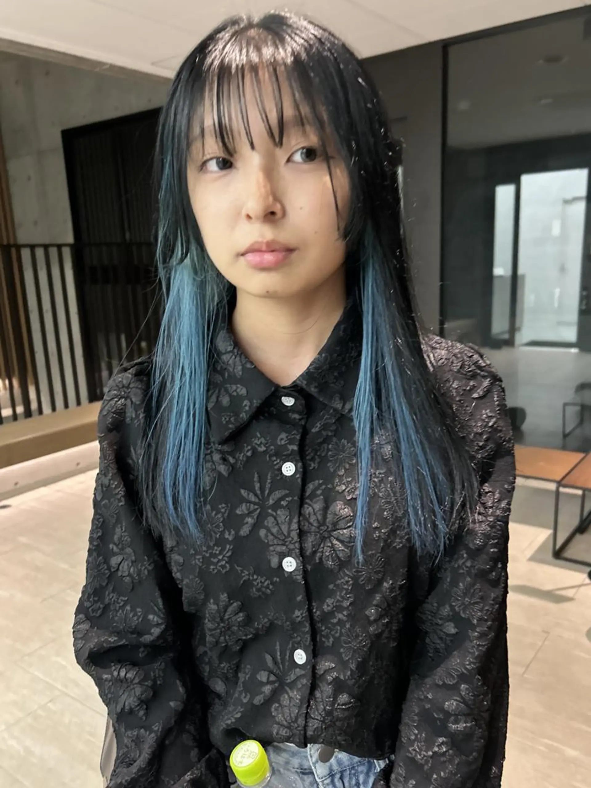 ロング カラー ブリーチ qiie/天神・大名 インナーカラーのヘアスタイル