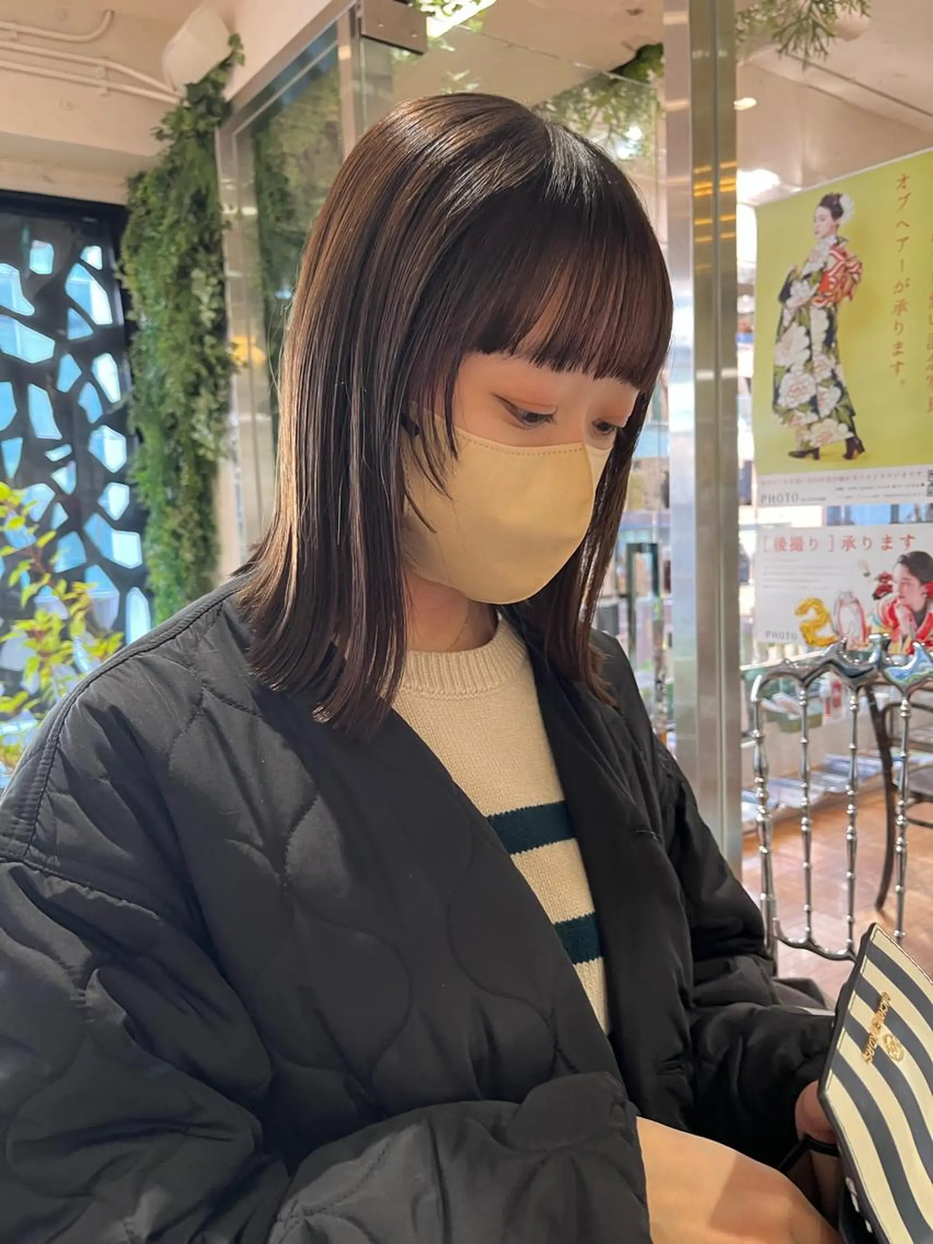 ミディアム 切りっぱなしボブ ショートボブ ボブレイヤー ボブ くびれヘア ボブ顔周り 韓国遠藤小雪のヘアスタイル