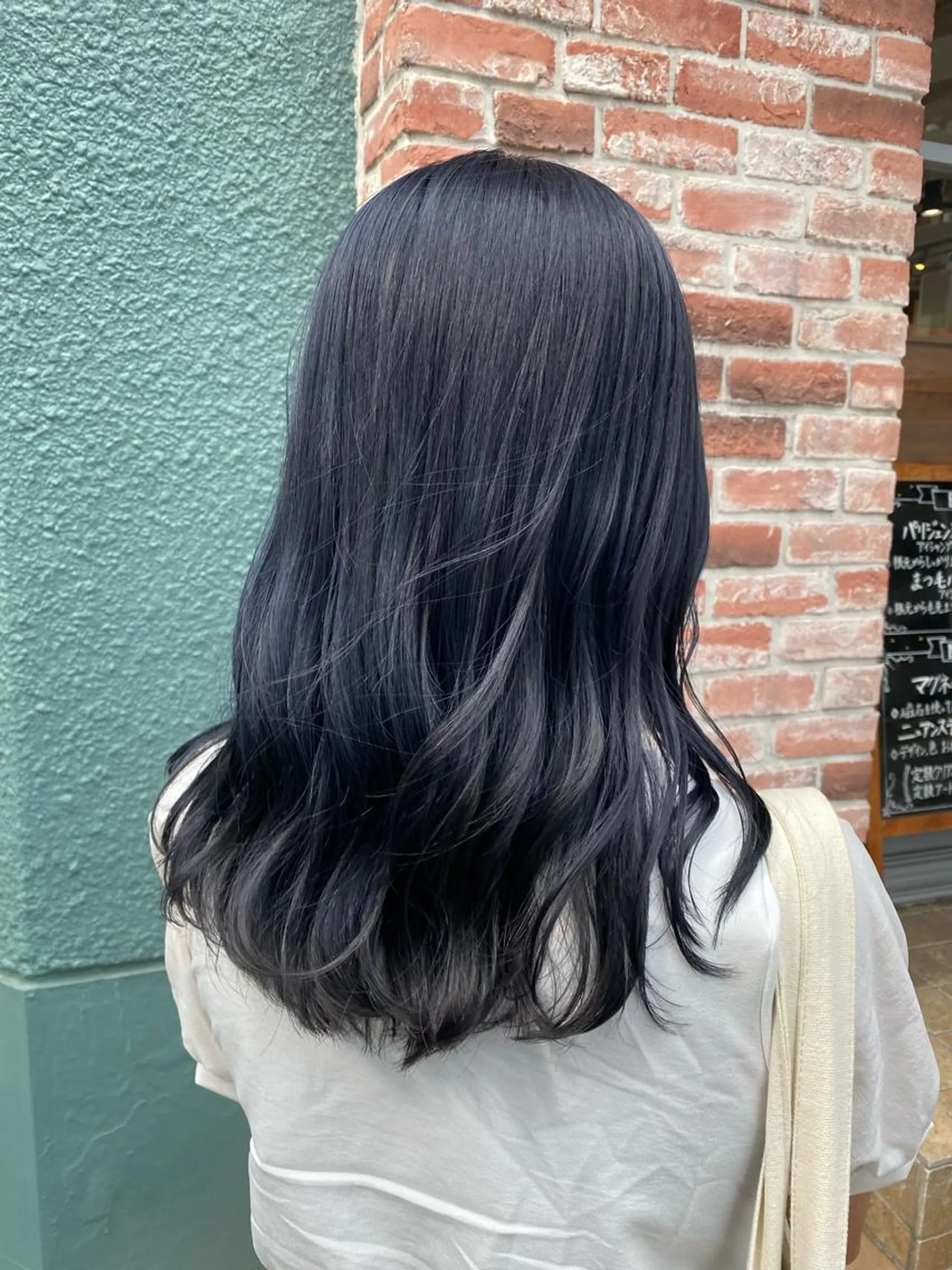 セミロング カラー ブリーチ ブルーカラー ネイビーカラー 関口 桃花🌷 暖色カラーのヘアスタイル