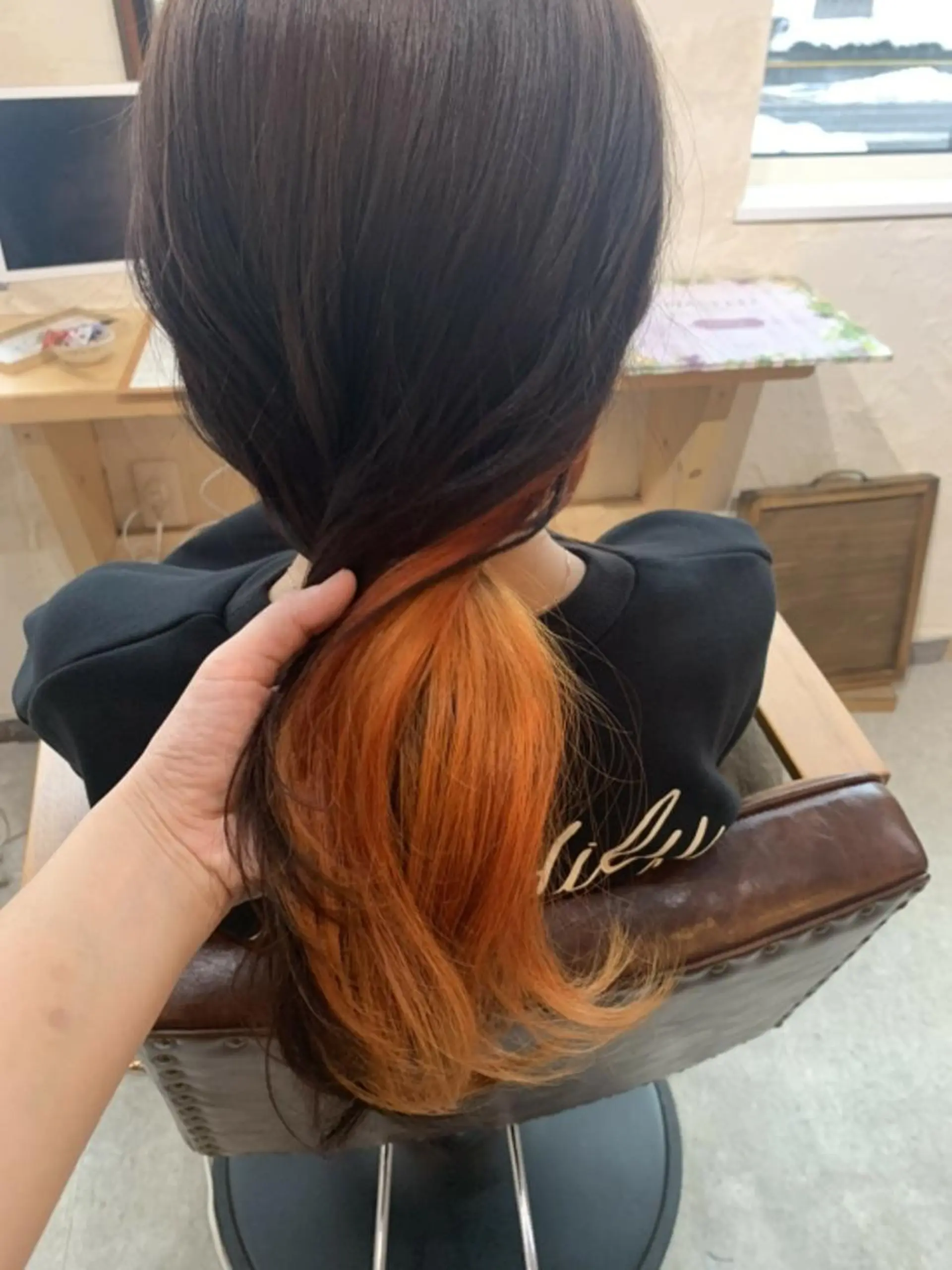 カラー ブリーチ オレンジ ヘアカラー トリートメント 高橋 誉幸のヘアスタイル