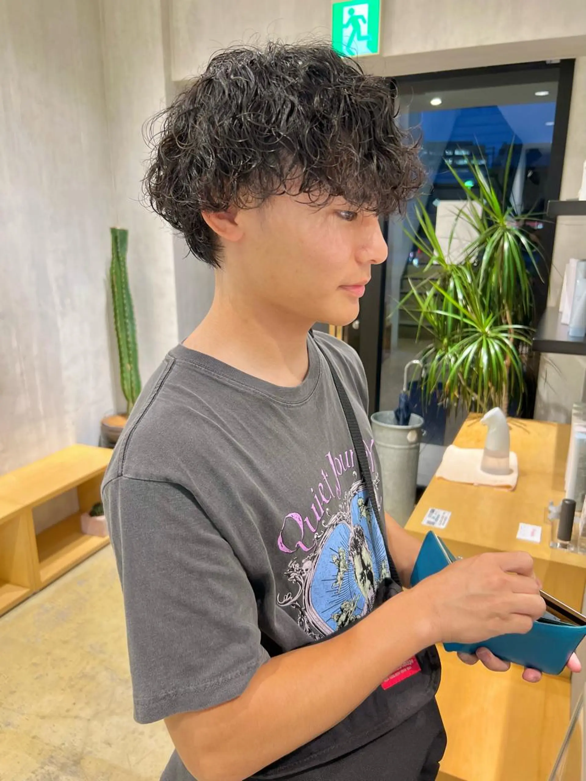 パーマ メンズ メンズパーマ 波巻きパーマ カット ヘアカラー 古川 晴輝のヘアスタイル