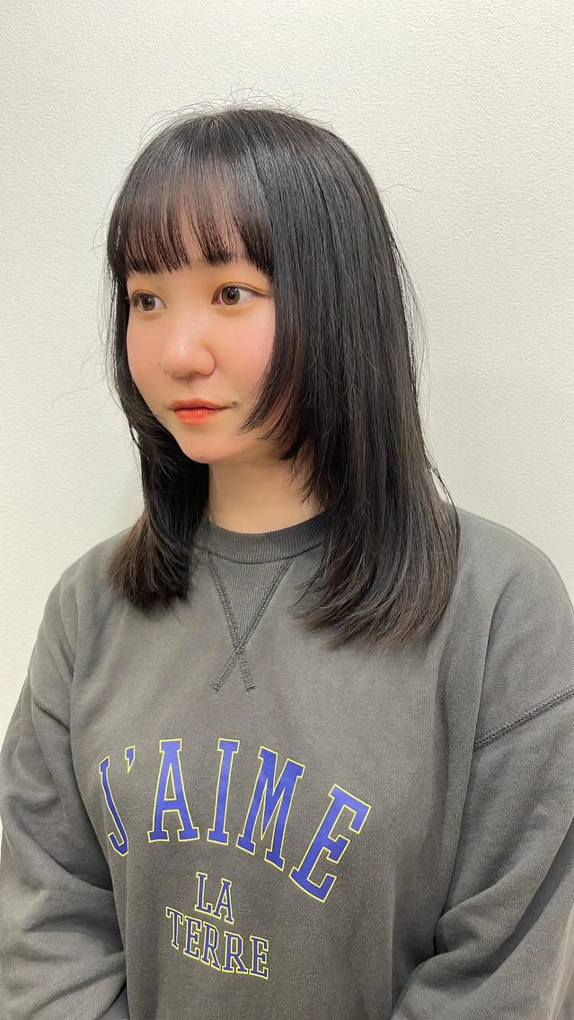セミロング 顔まわりレイヤー レイヤーカット 🪽ナチュラルヘア＊ 大下唯奈🪽🫧のヘアスタイル