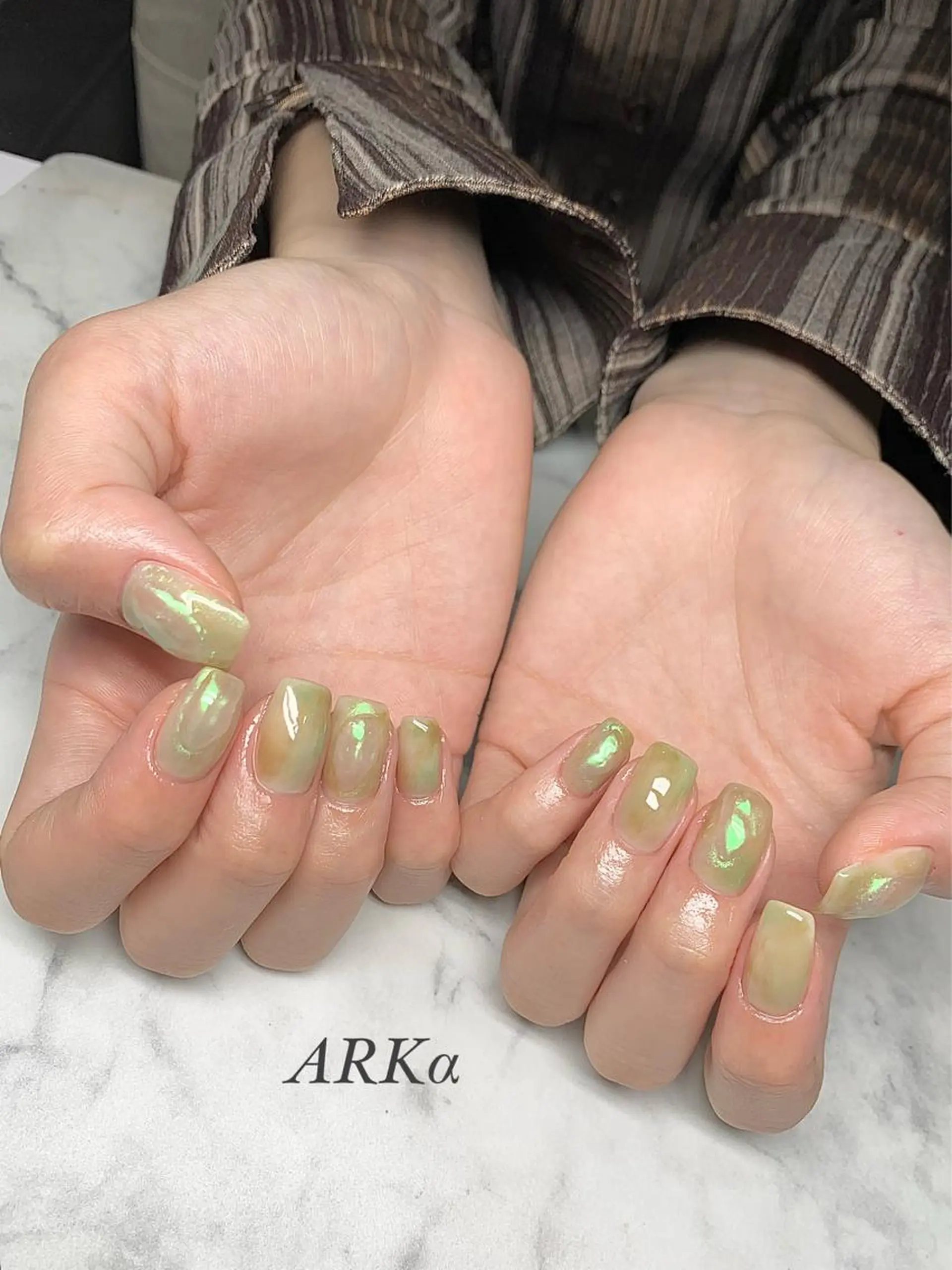 ミディアム ネイル ミラーネイル ハンドネイル ARKα SHIORIのネイルデザイン