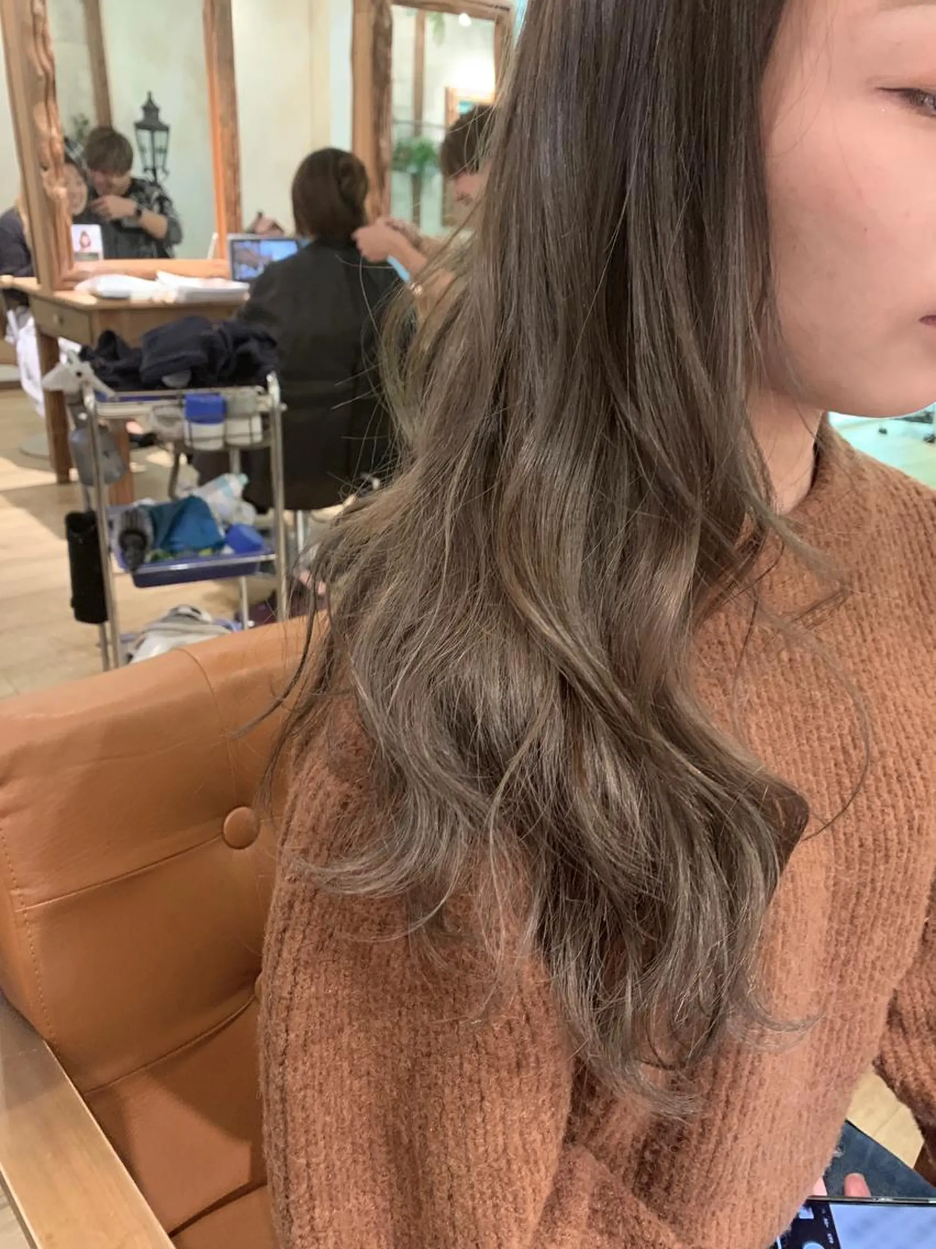セミロング カラー アッシュ ベージュカラー ブリーチ 透明感カラー ヘアカラー トリートメント SALOWIN(サロウィン)広島並木通り所属・田村和範/似合わせ カラー/縮毛矯正のヘアスタイル