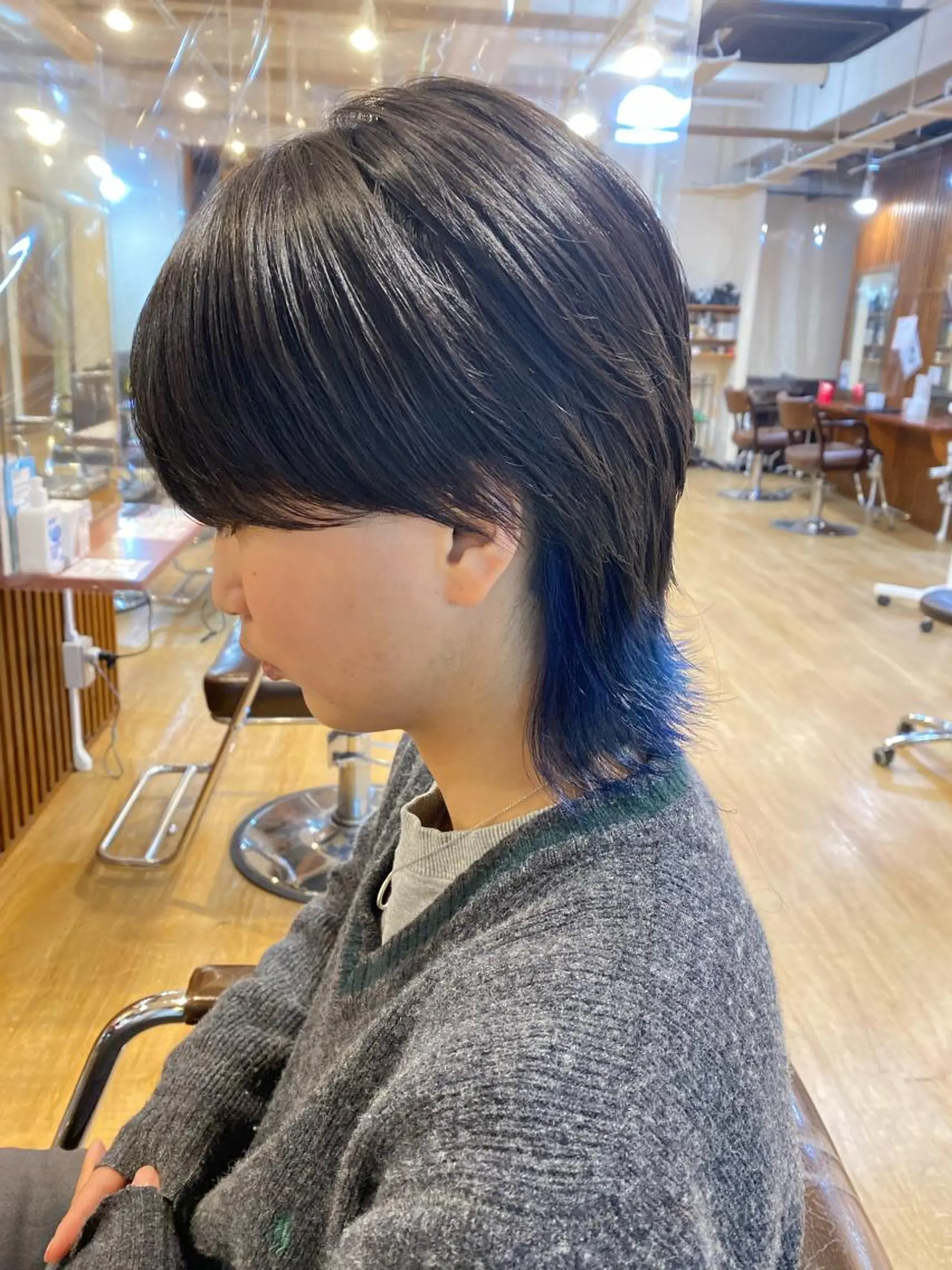 ショート カラー ブルーカラー ウルフカット 女性目線でつくる ショートayakaのヘアスタイル