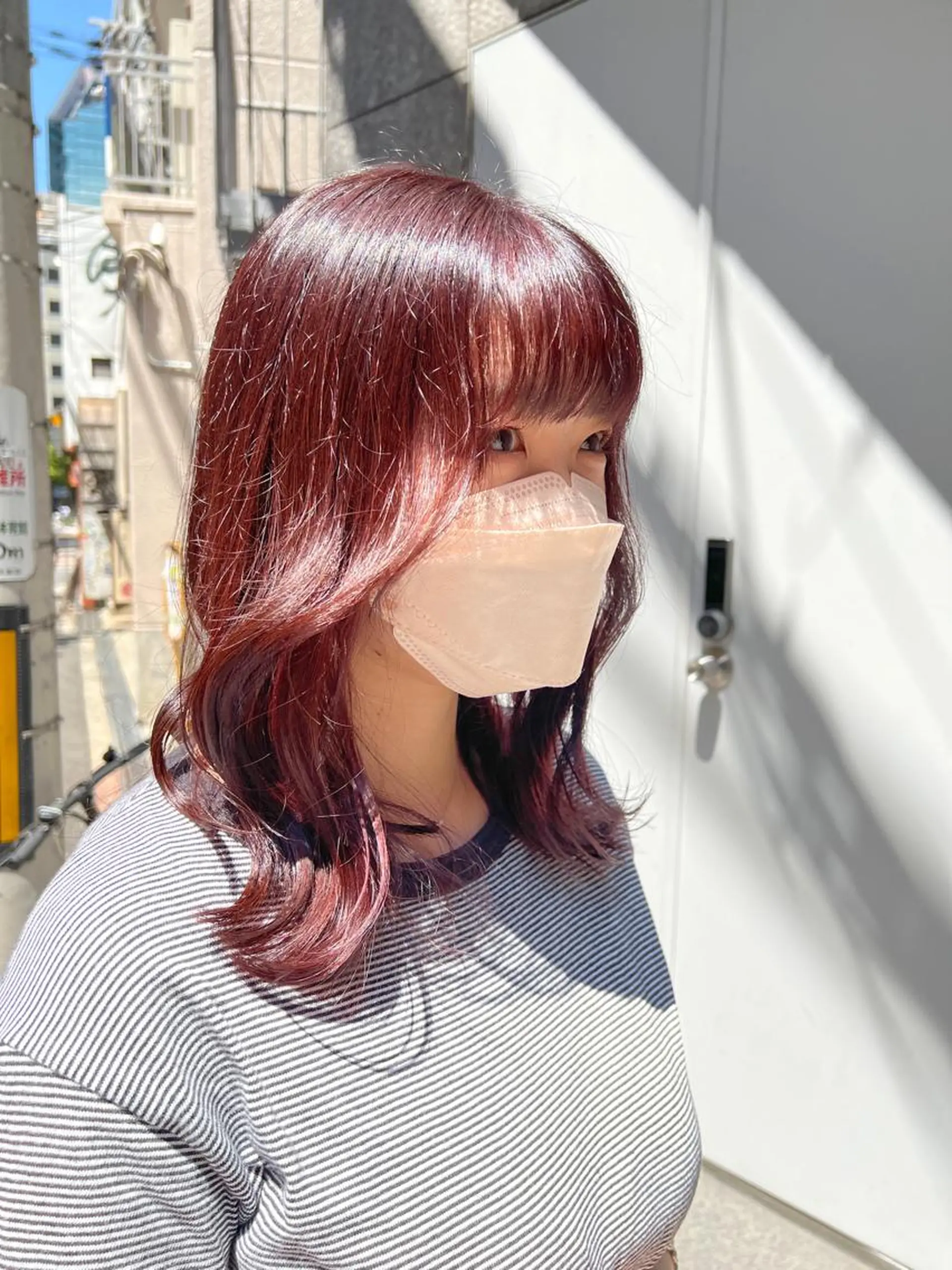 セミロング カラー カシス ピンクカラー ヘアカラー トリートメント ノイシキ サキのヘアスタイル
