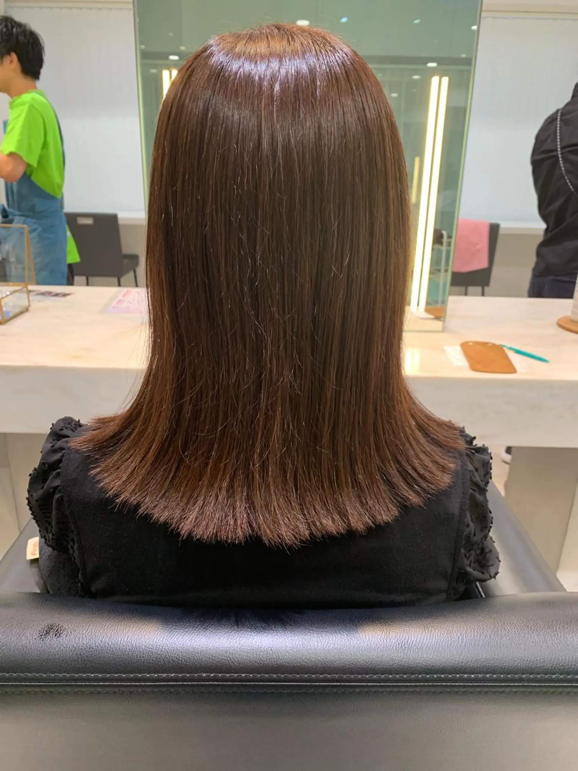 ミディアム 切りっぱなしボブ ボブ ベージュ/オリーブ /ボブ/小笠原汐海のヘアスタイル