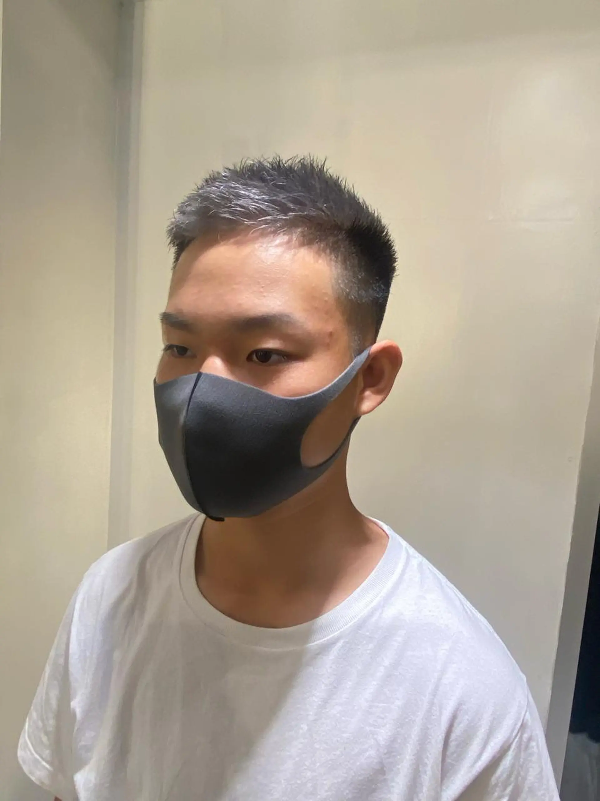 メンズ メンズブリーチ ヘアカラー 西山 恵太郎のヘアスタイル