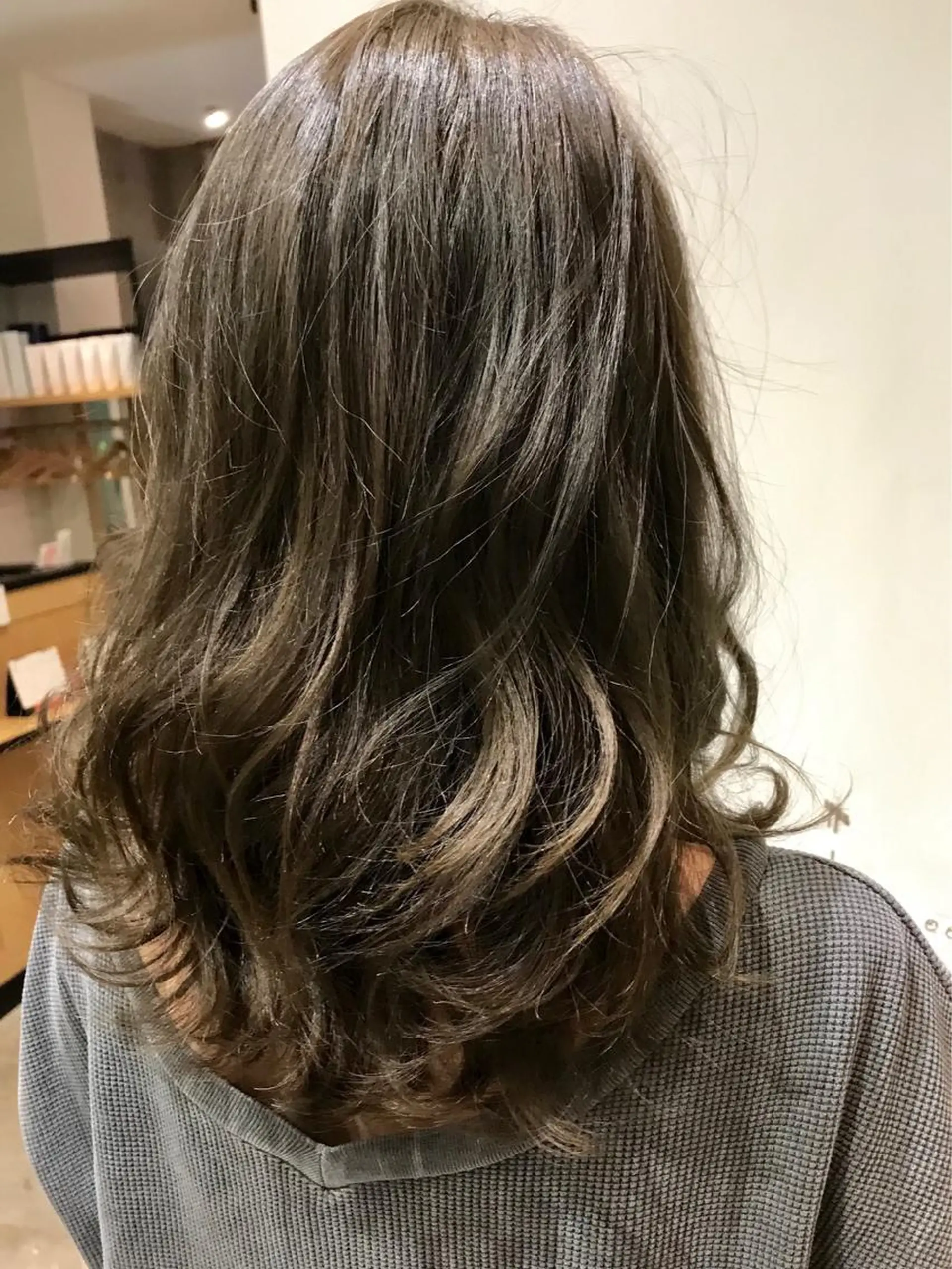 セミロング カラー ブリーチ ハイライトカラー ブリーチなしカラー ハイライト ヘアカラー トリートメント KEN KENのヘアスタイル