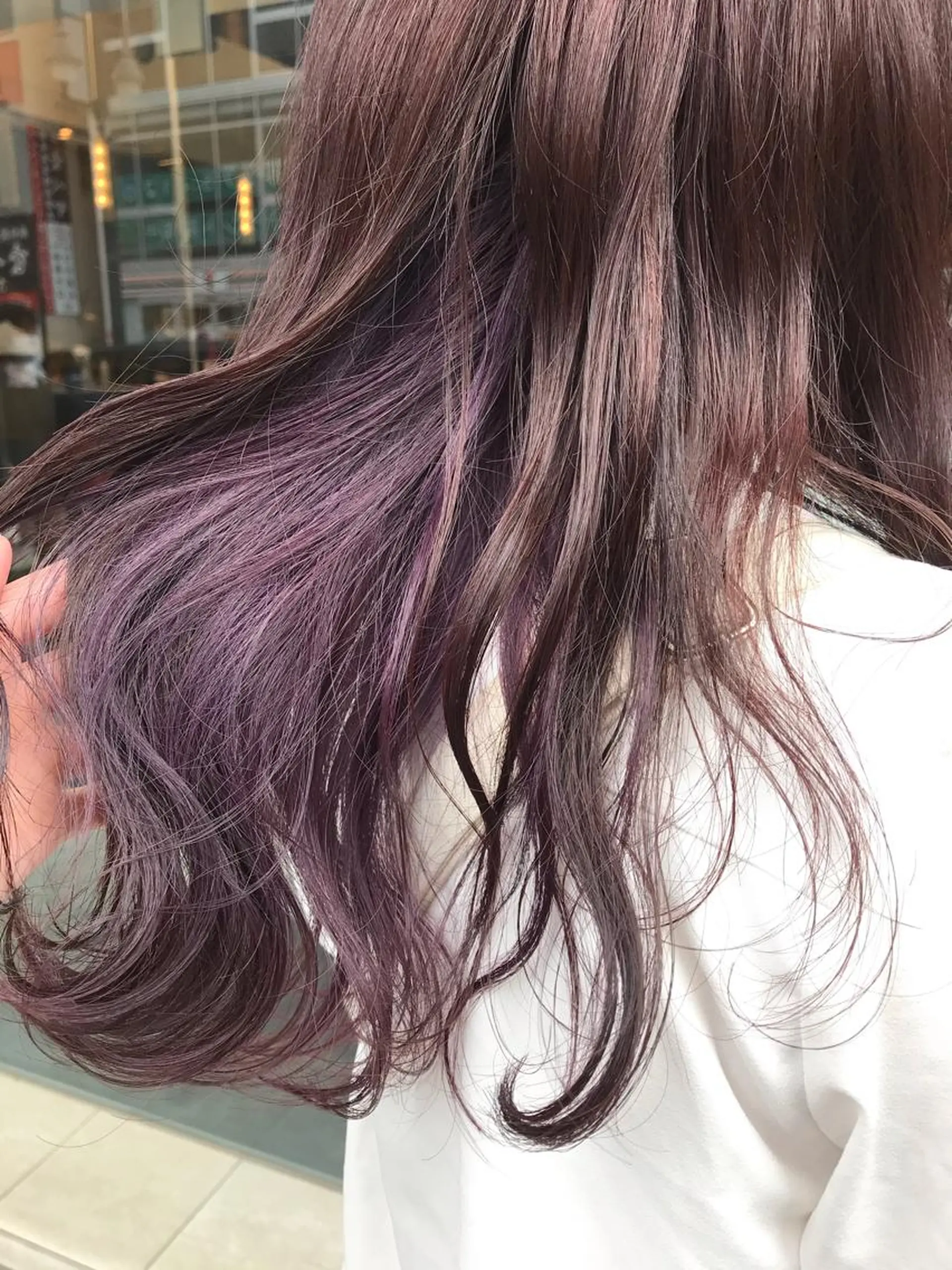 セミロング カラー ベージュカラー ブリーチ インナーカラー ラベンダーカラー ブリーチなしカラー サカグチユキナ 【tocca】のヘアスタイル