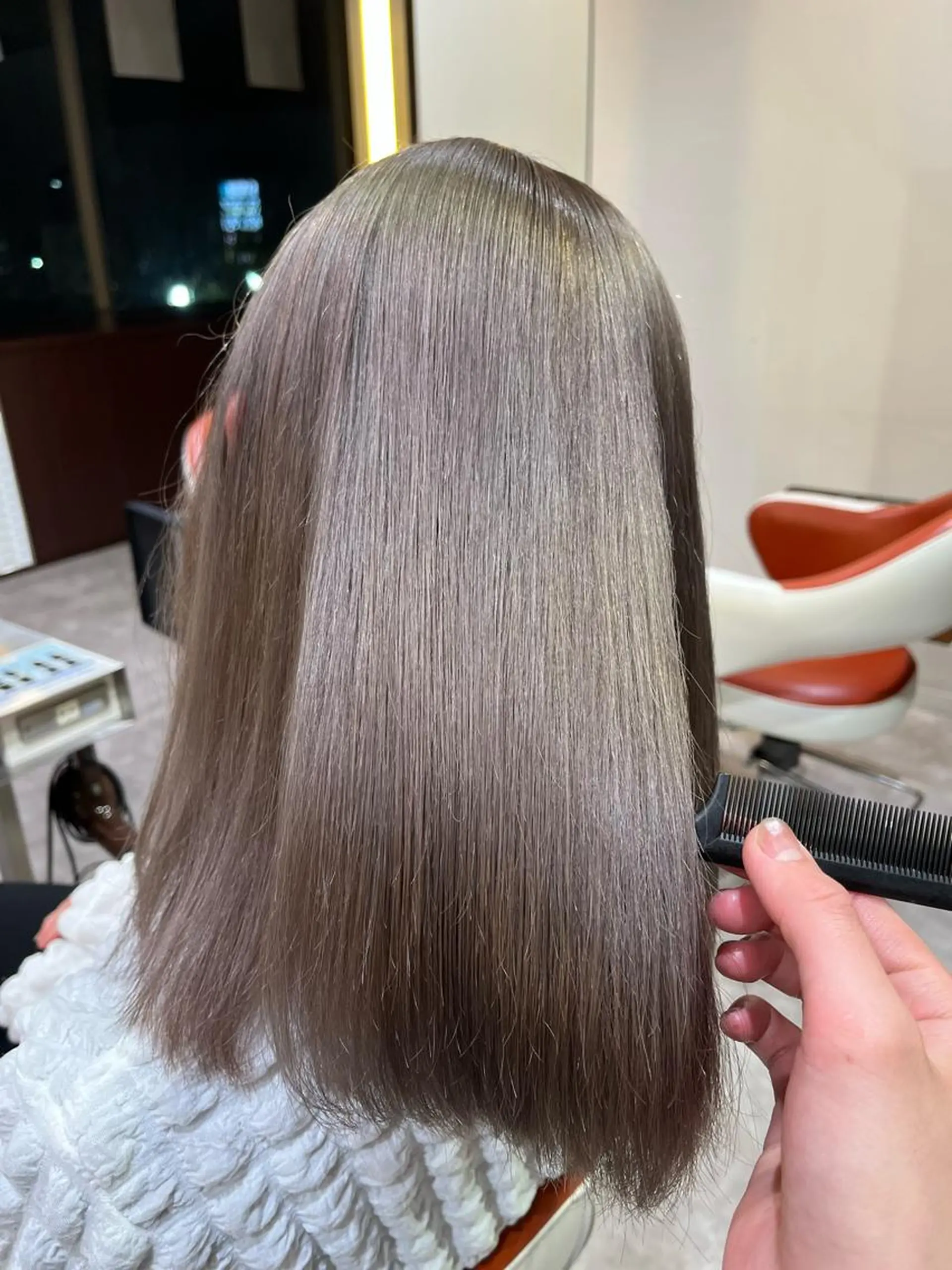 セミロング _WHITE難波店[アンダーバーホワイト]所属・難波/艶カラー/ 韓国風/中村嘉秀のヘアスタイル