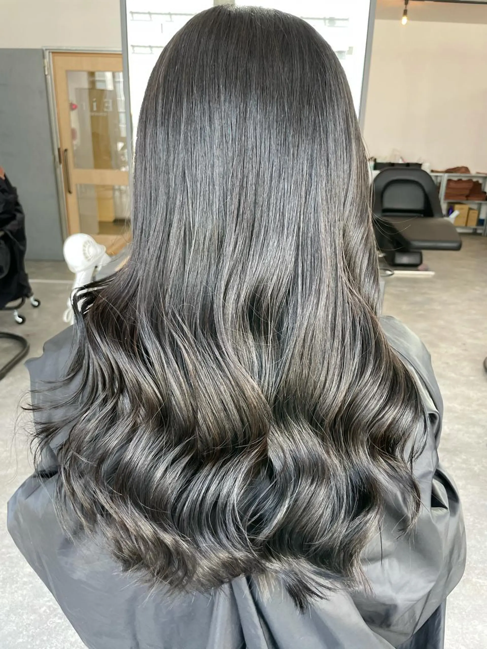 セミロング カラー パーマ ヘアアレンジ メンズ キッズ マツエク・マツパ メンズバレイヤージュ メンズブリーチ フェードカット メンズハイライト メンズインナーカラー メンズ特化 しゅうへいのヘアスタイル