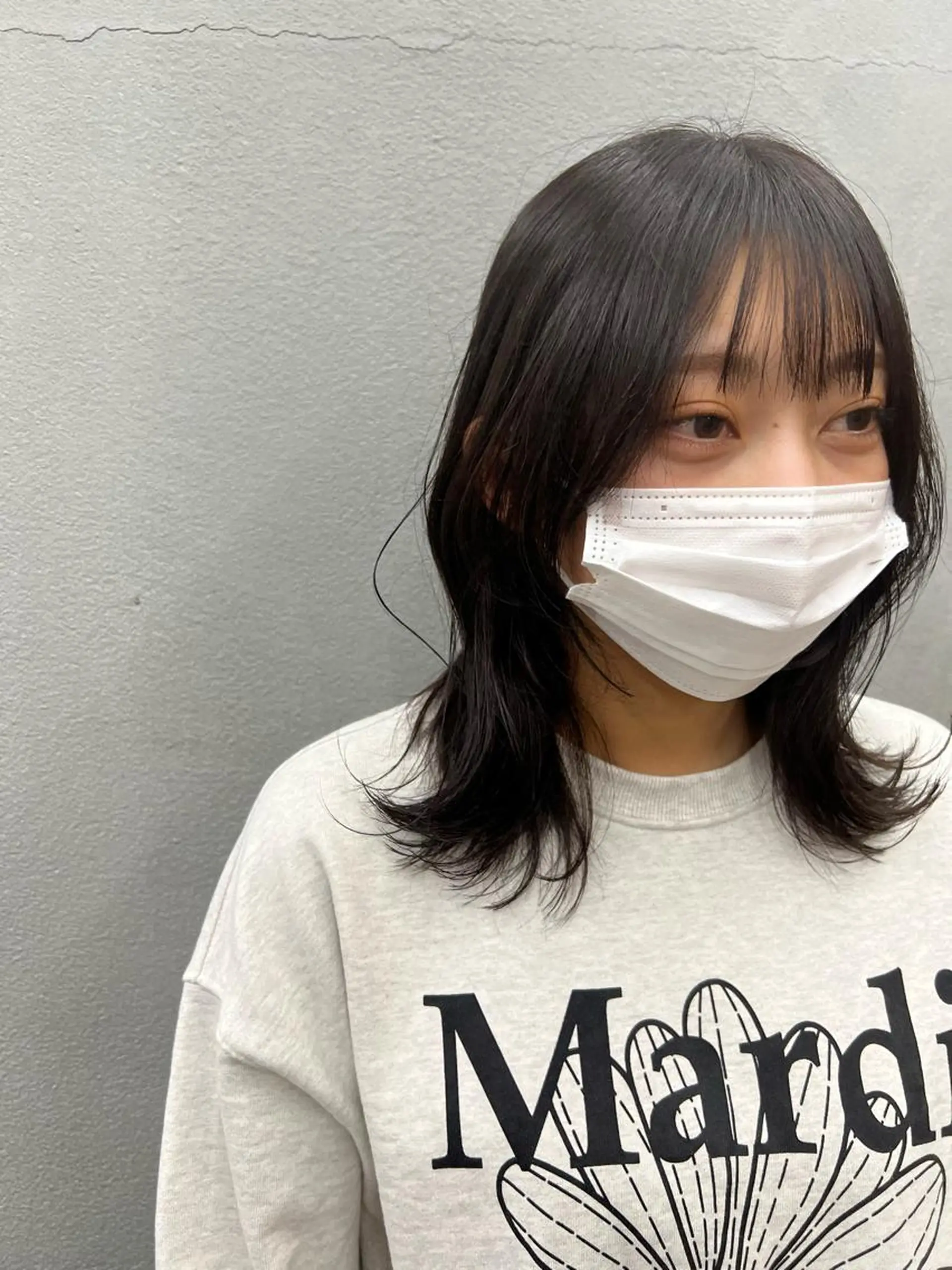 ミディアム カラー くびれヘア カット ヘアカラー トリートメント お顔まわりカット🌱 emo.村松泉綺のヘアスタイル