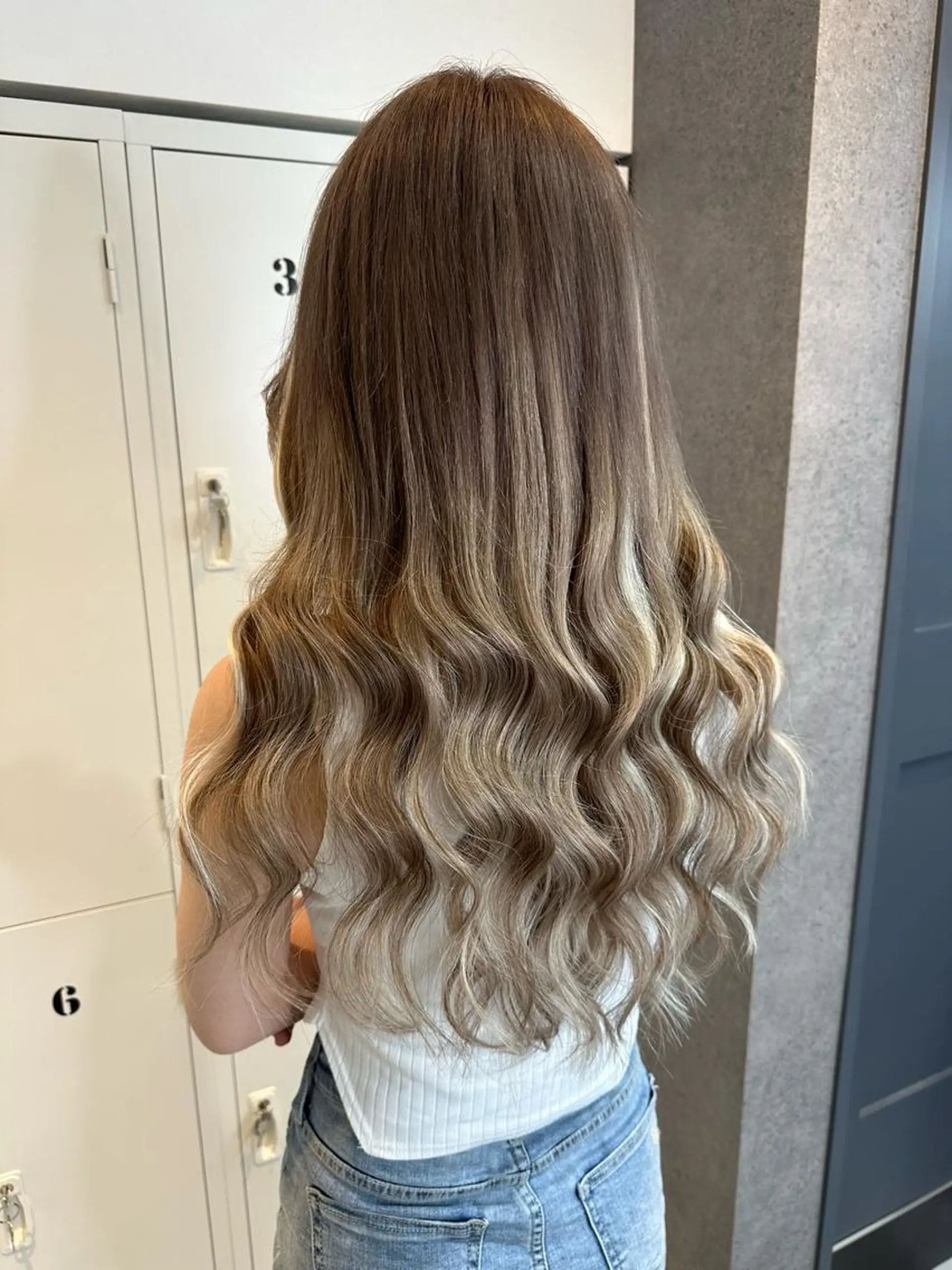 ロング カラー シールエクステ ダブルカラー ハイトーンカラー エクステ 髪質改善 ヘアカラー トリートメント エクステ 池袋🧡ダブルカラー /馴染ませエクステのヘアスタイル