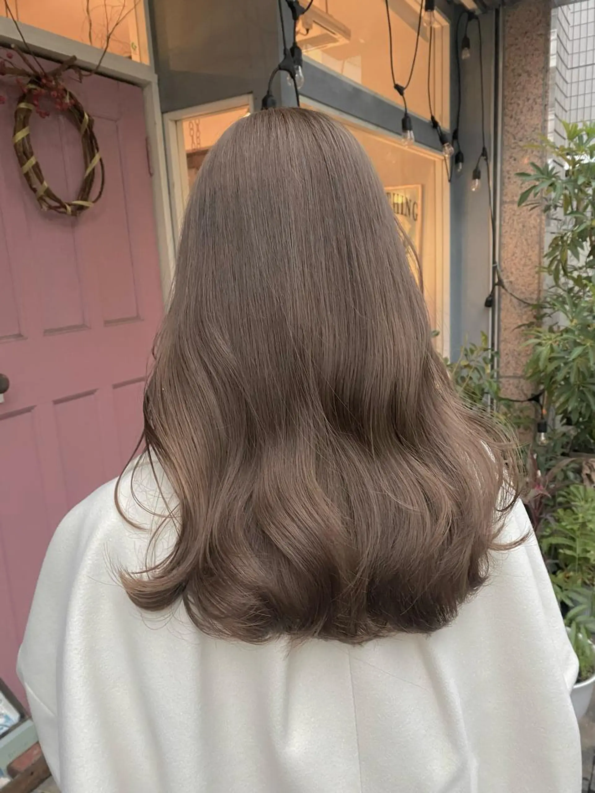 ミディアム カラー ブリーチ カット ヘアカラー トリートメント ヤスザトアヤノ ／レイヤー／オリーブのヘアスタイル