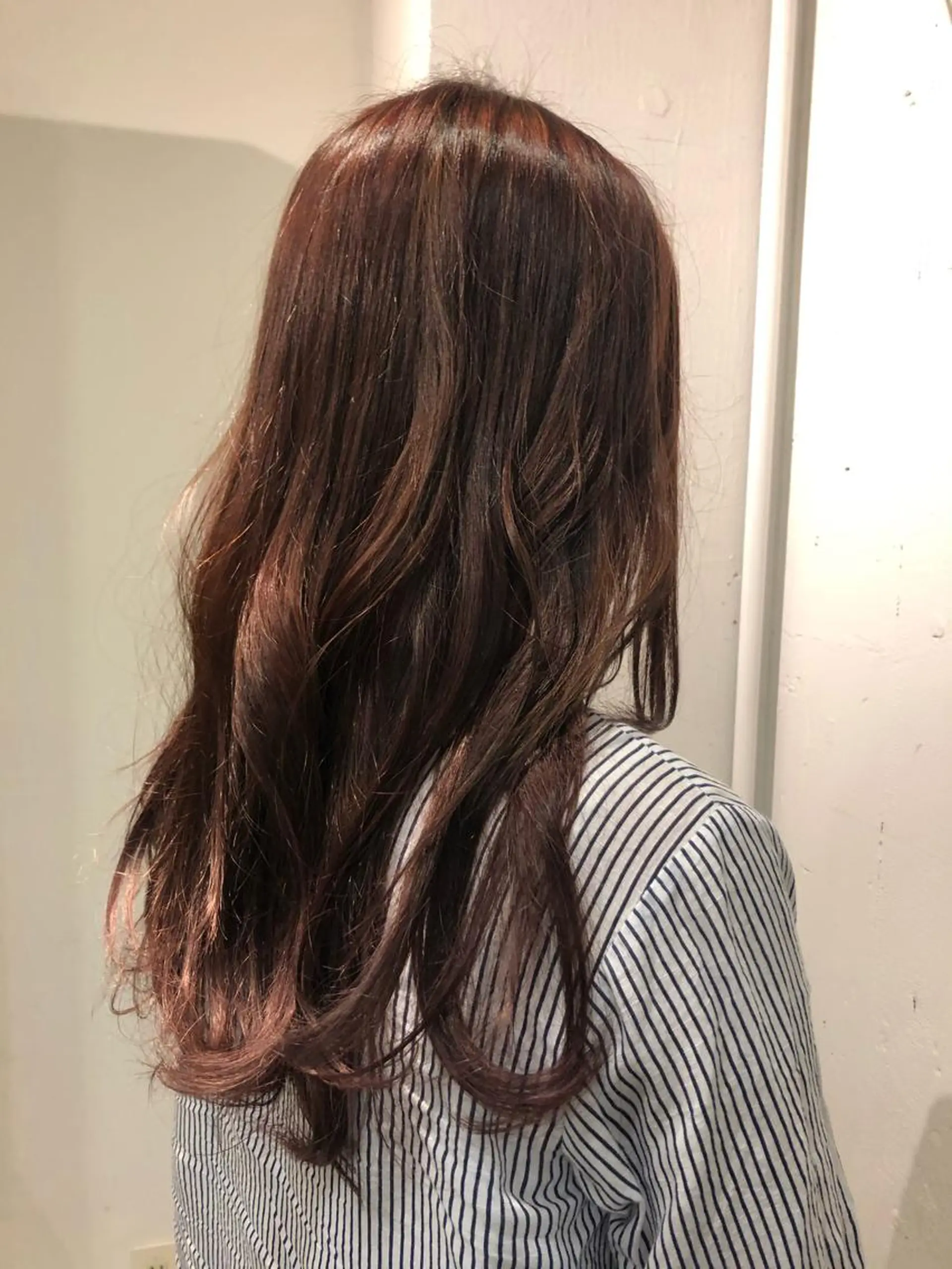 ロング カラー ベージュ/グレージュ 恵比寿/丸山陽平のヘアスタイル