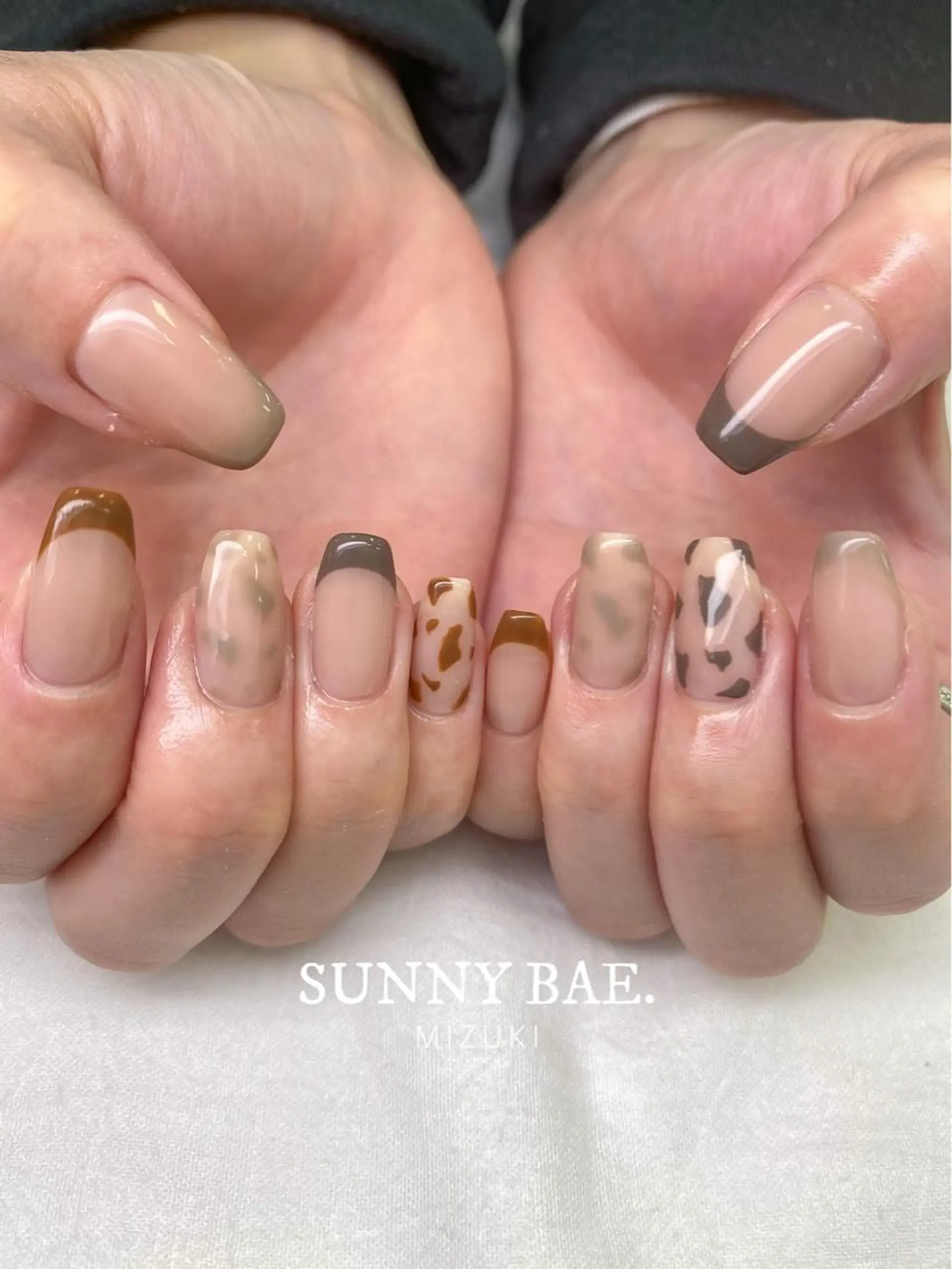 ネイル アニマル柄 ブラウン フレンチネイル ハンドネイル SUNNY BAE. 🌼MIZUKIのネイルデザイン