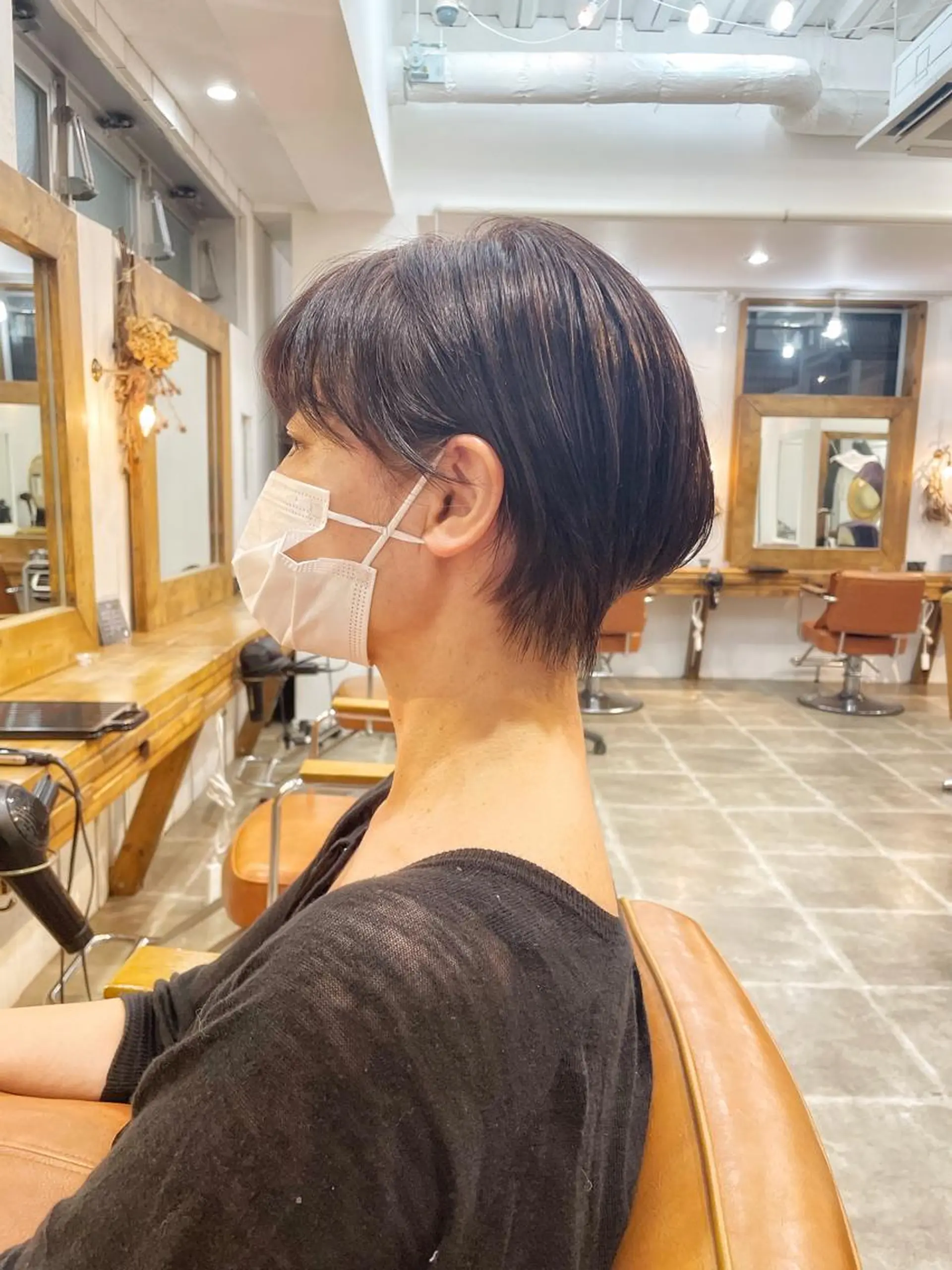 ショート ショートレイヤー 丸みショート くびれヘア くせ毛 レイヤーカット カット トリートメント newline銀座所属・銀座ショート/ 大人ショート/金子涼のヘアスタイル