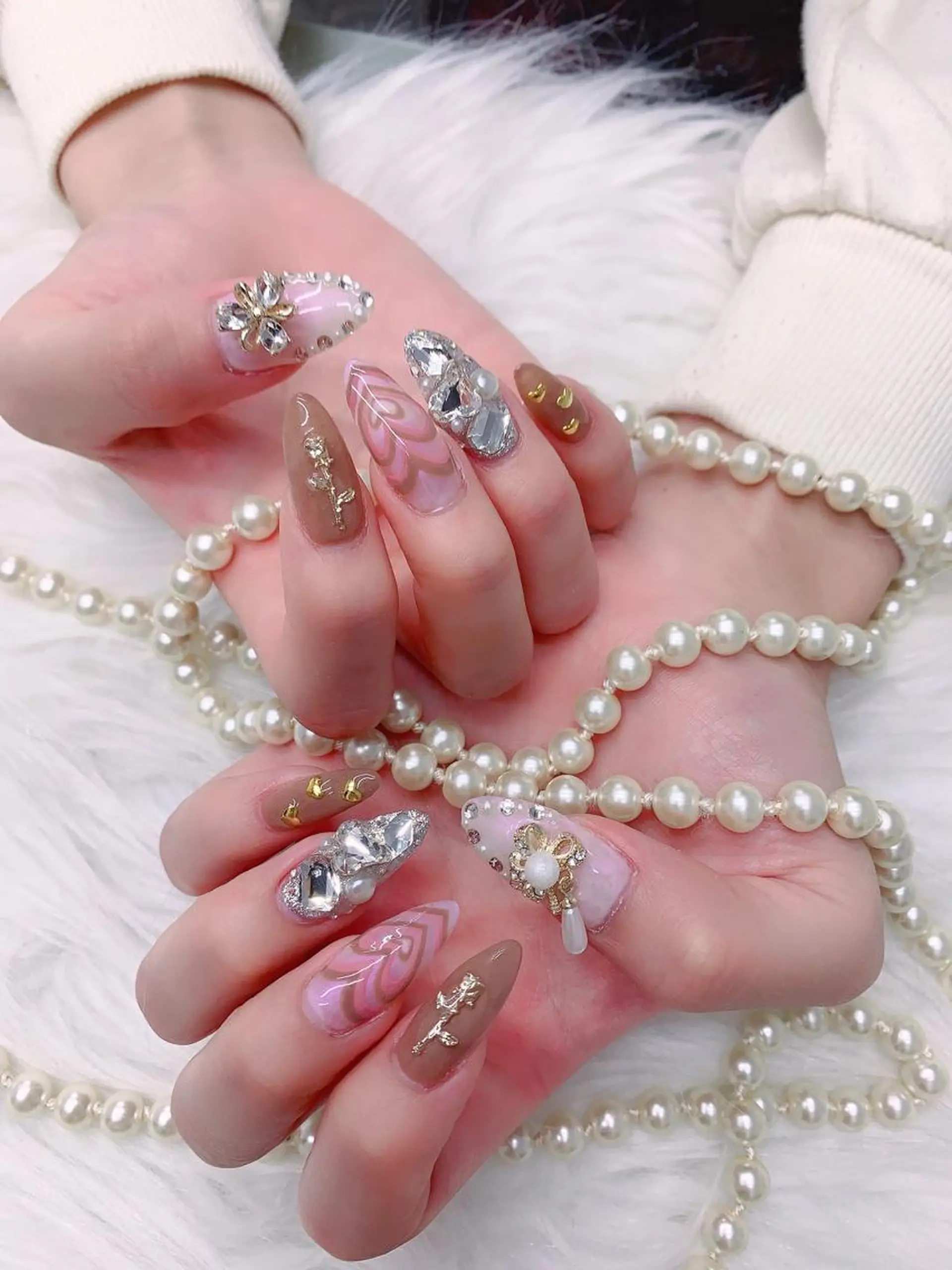 ネイル ハンドネイル ネイルサロンAiri 長さ出し·シンプルのネイルデザイン