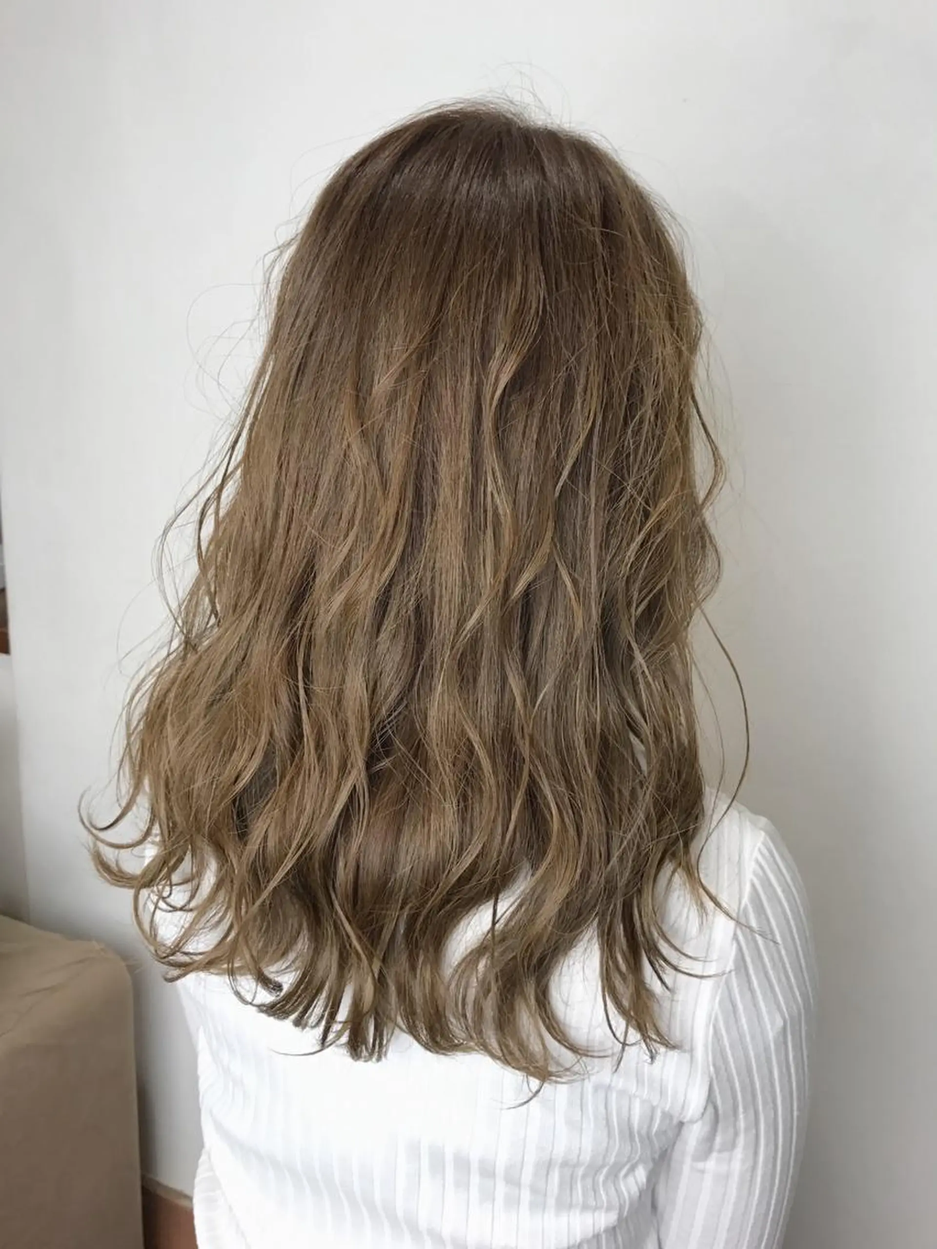 セミロング カラー ベージュカラー ハイライトカラー ハイライト カット特化柏駅 徒歩3分LOUのヘアスタイル
