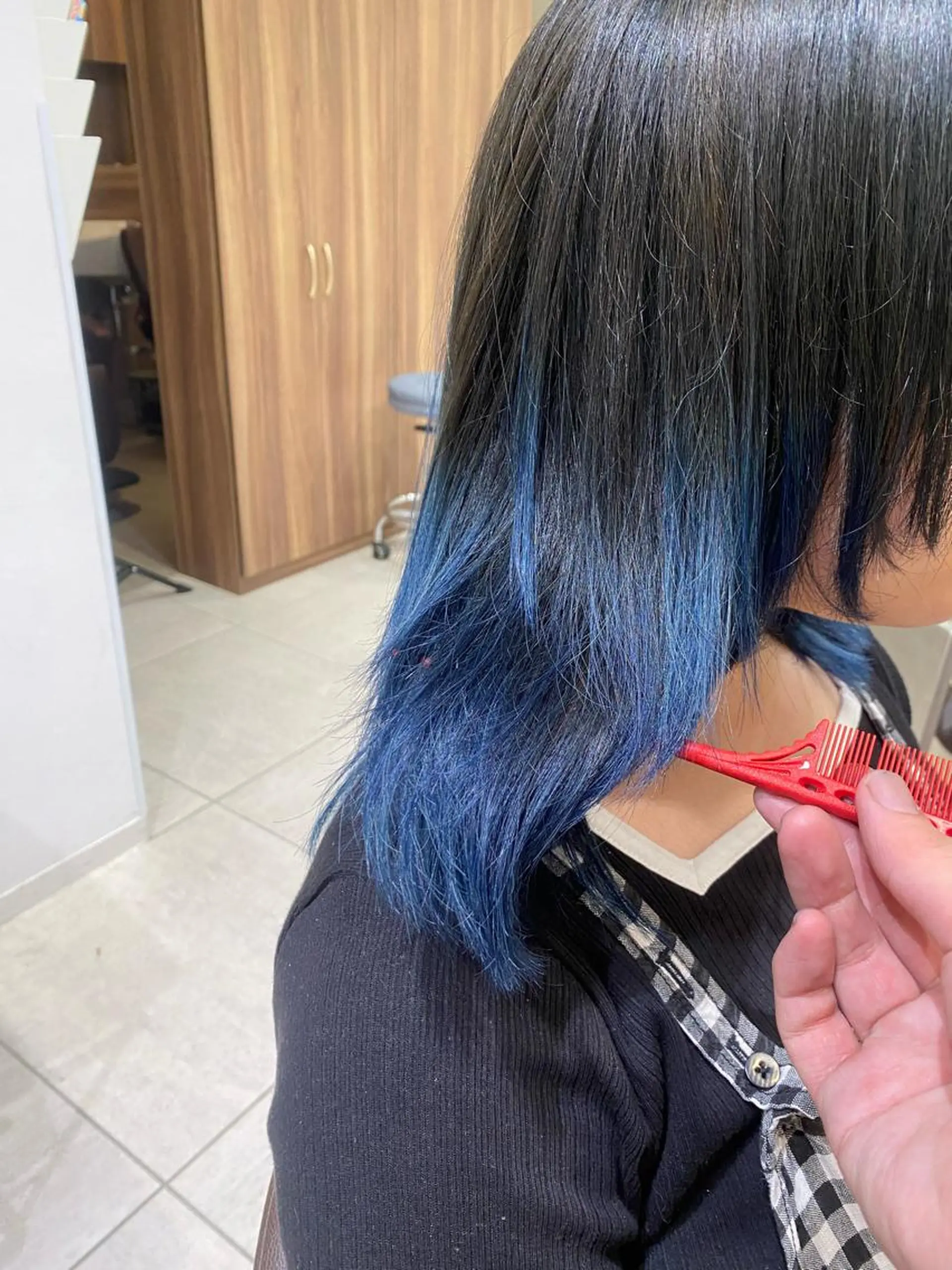 ミディアム カラー ブルーカラー グラデーションカラー ヘアカラー トリートメント 💎大人ハイライト 💎上杉一也💎のヘアスタイル