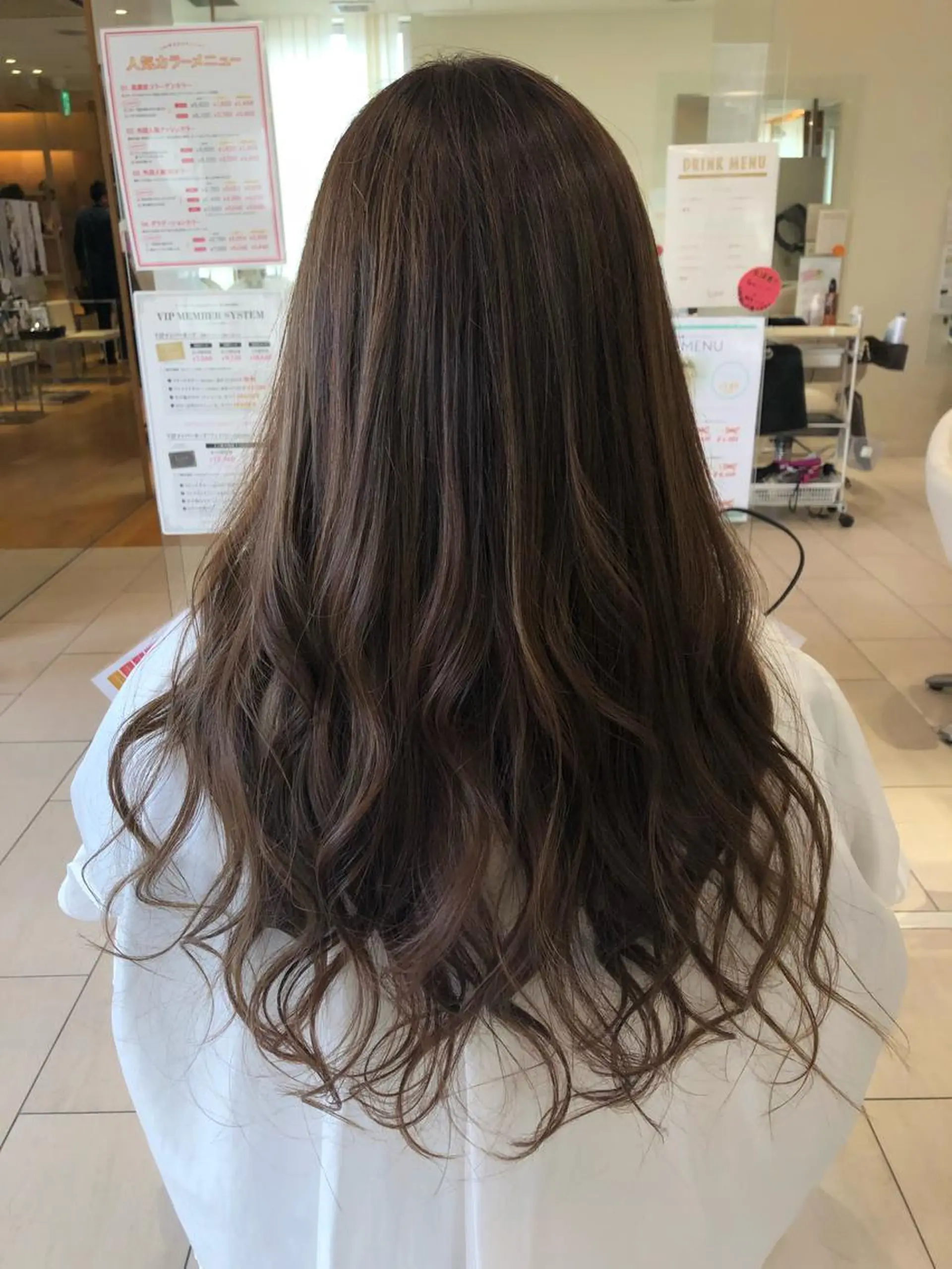 ロング アッシュ アッシュブラウン ハイライト ブリーチ/髪質改善 前田志穂のヘアスタイル