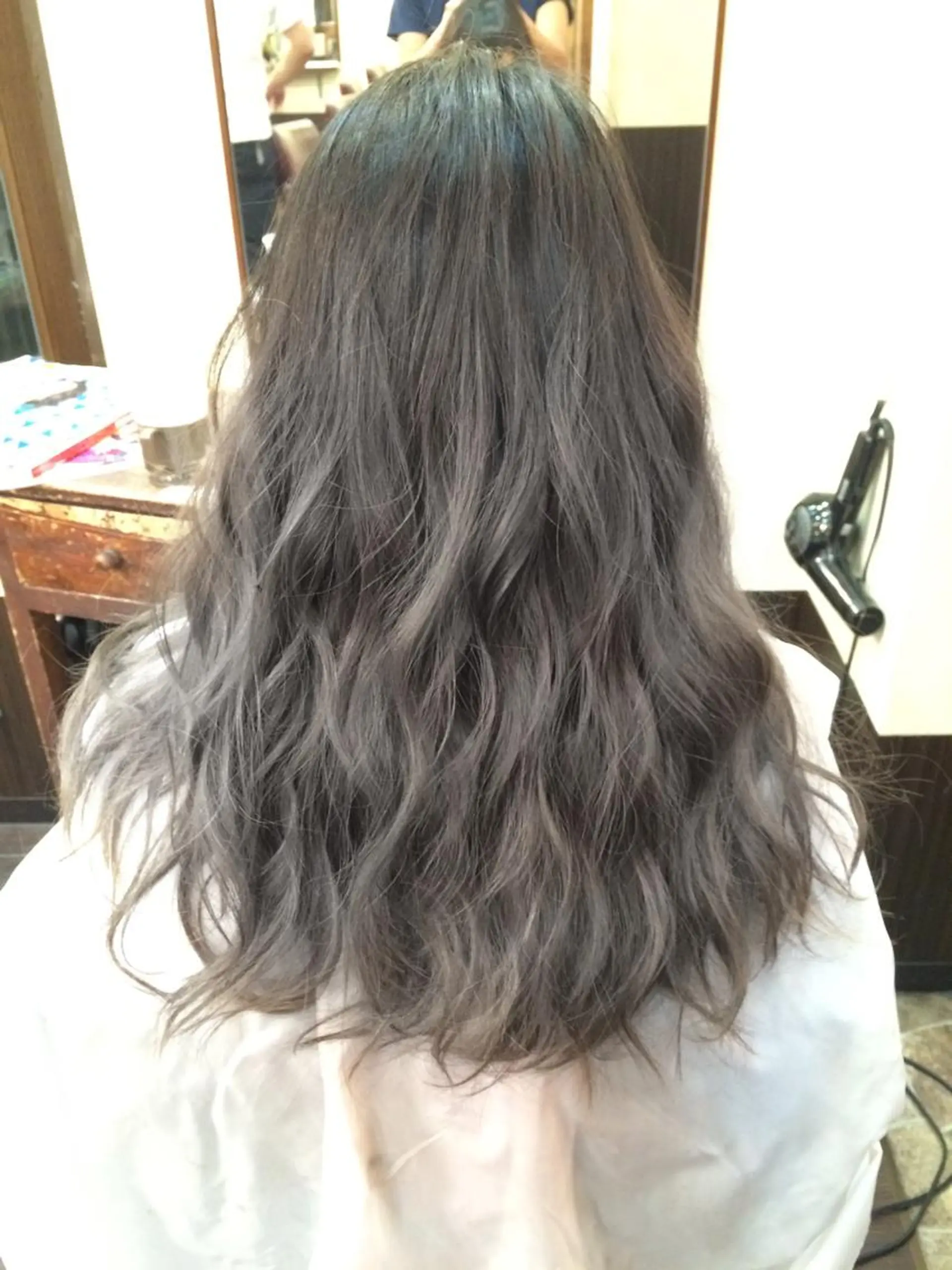 セミロング カラー グレージュ 透明感カラー特化型 NAOKIのヘアスタイル