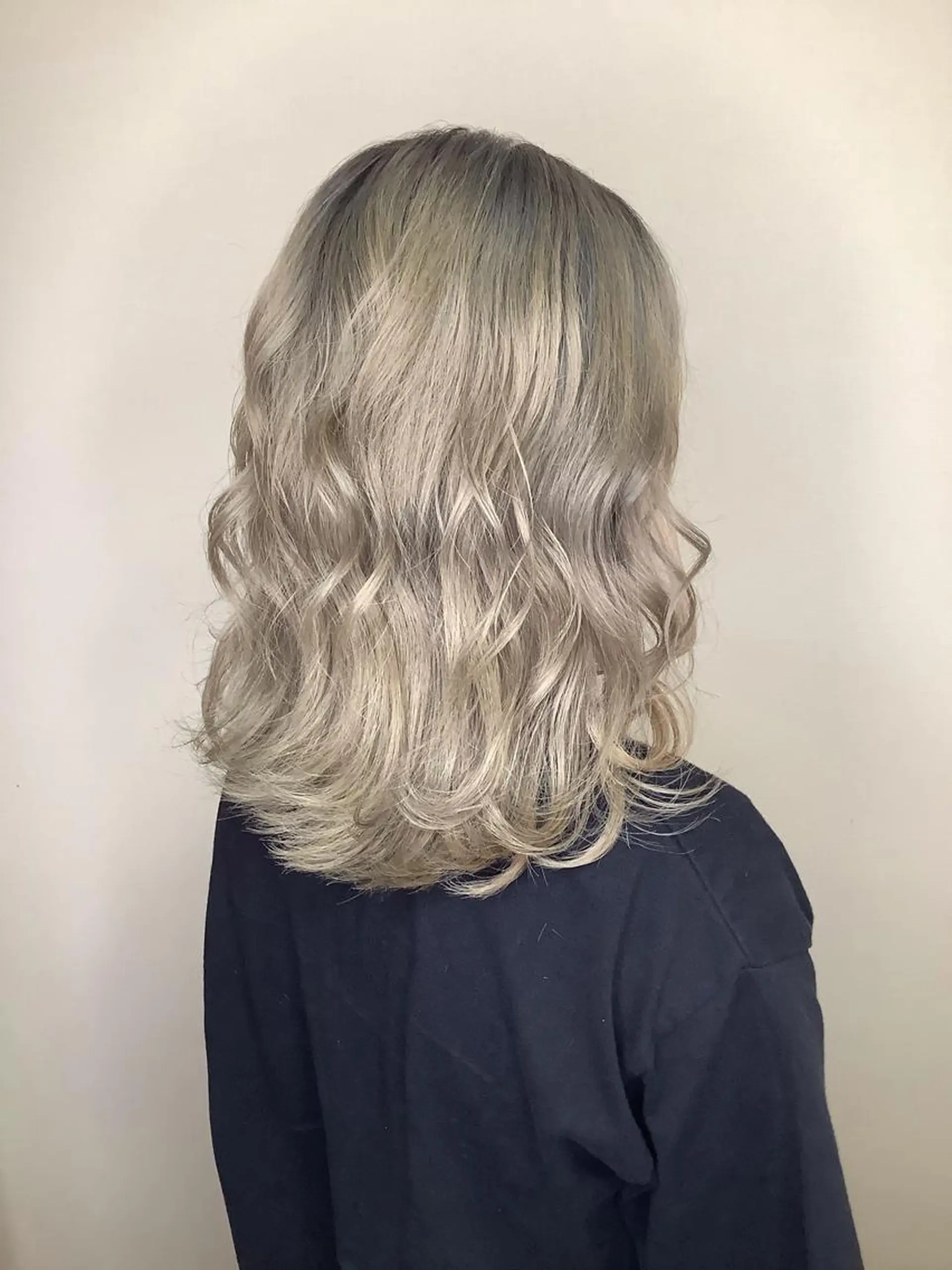 ミディアム 透明感カラーブリーチ 🌼シゲモトアヤ🌼のヘアスタイル