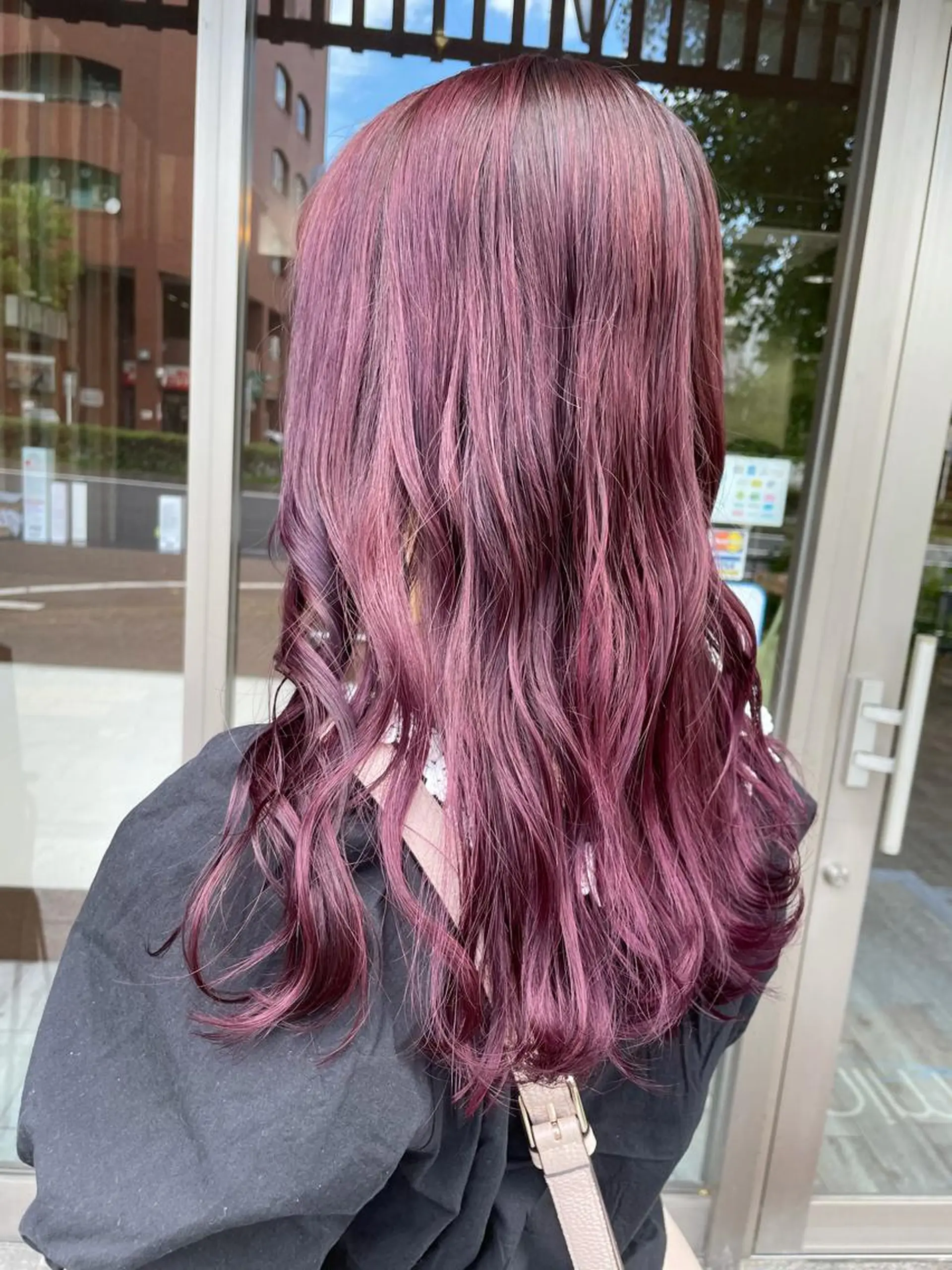 セミロング カラー ヘアアレンジ ボルドーカラー ピンクカラー バイオレットカラー イワタ マハ/ minim hairのヘアスタイル