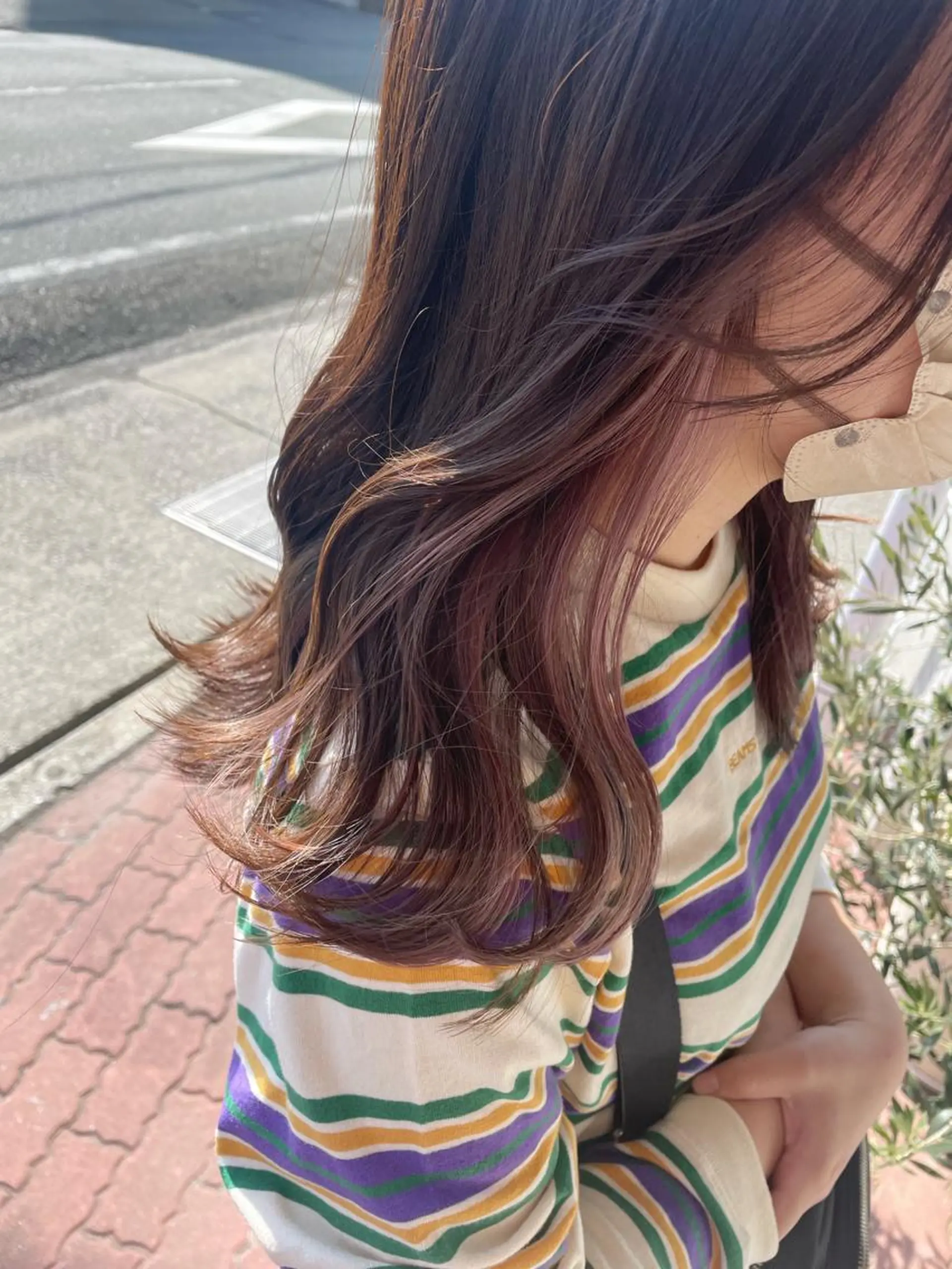 ミディアム カラー ベージュカラー インナーカラー ピンクカラー ピンクベージュ ヘアカラー 小坂 真子のヘアスタイル