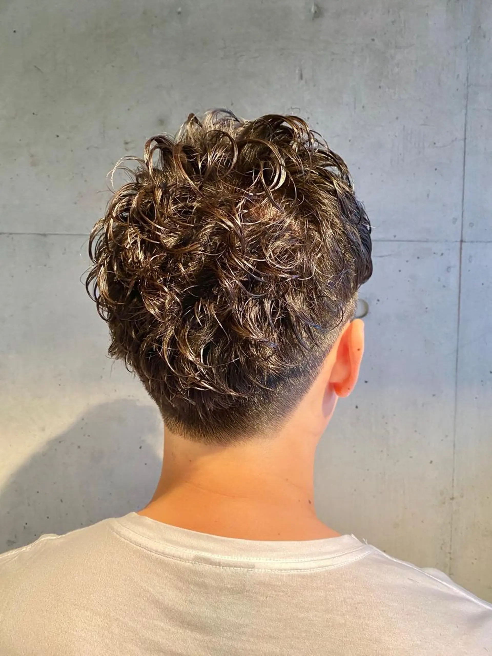 ショート パーマ メンズ メンズパーマ 刈り上げ SUNTOWN所属・KEN KENのヘアスタイル