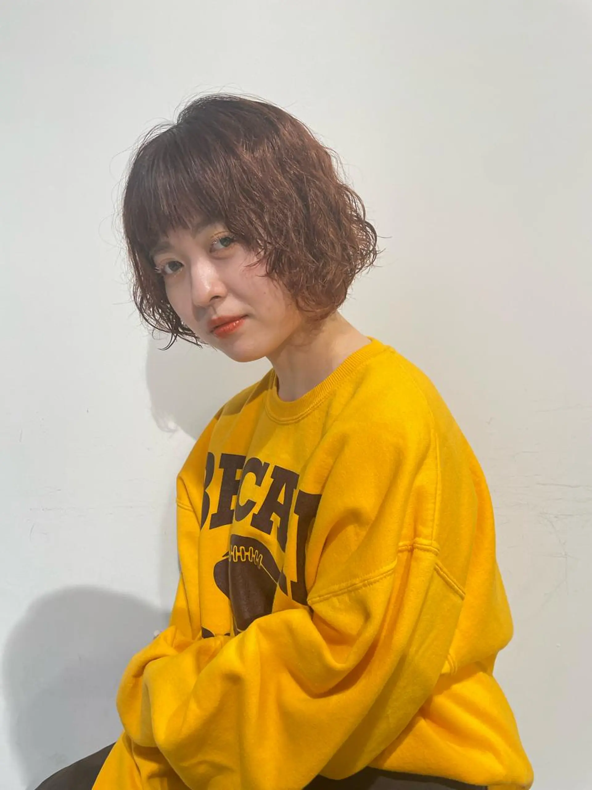 ミディアム パーマ ミディアムパーマ 似合わせカット tomo🍒パーマ ハイトーン似合わせのヘアスタイル