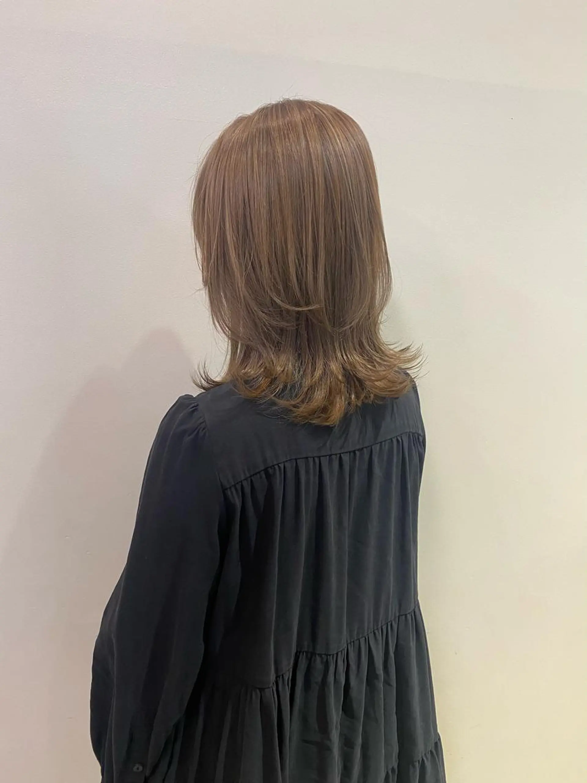ミディアム 山川 玲奈のヘアスタイル