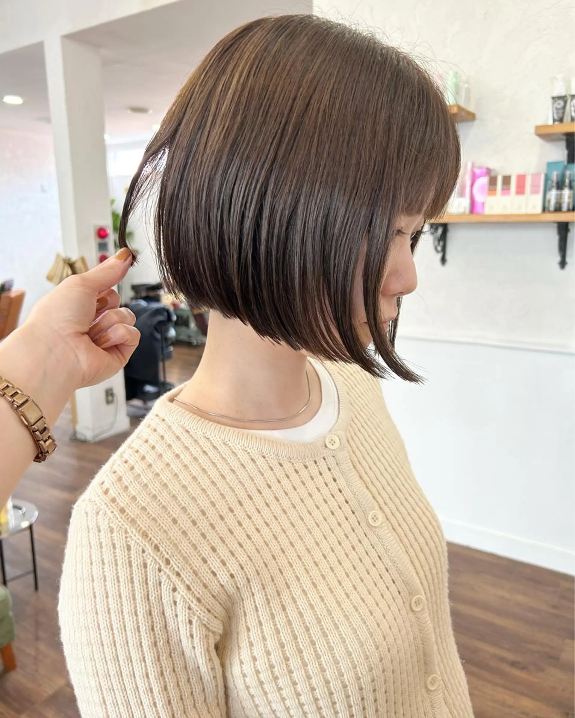 ショート カラー ベージュカラー ブリーチ ブリーチなしカラー オリーブベージュ カット ヘアカラー 縮毛矯正 トリートメント 江原 彩華のヘアスタイル