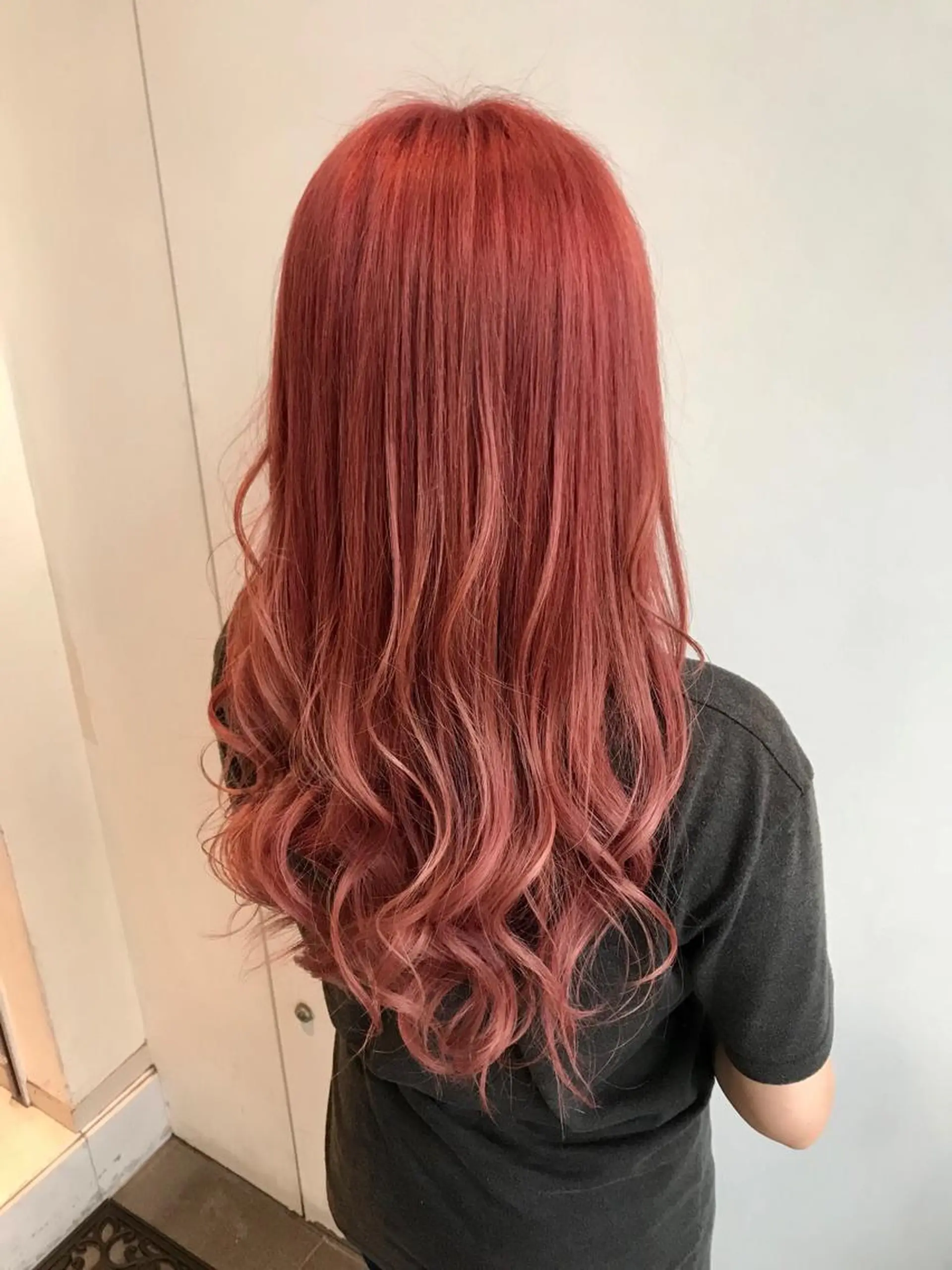ロング カラー ピンクカラー Remore所属・中塚 義人のヘアスタイル