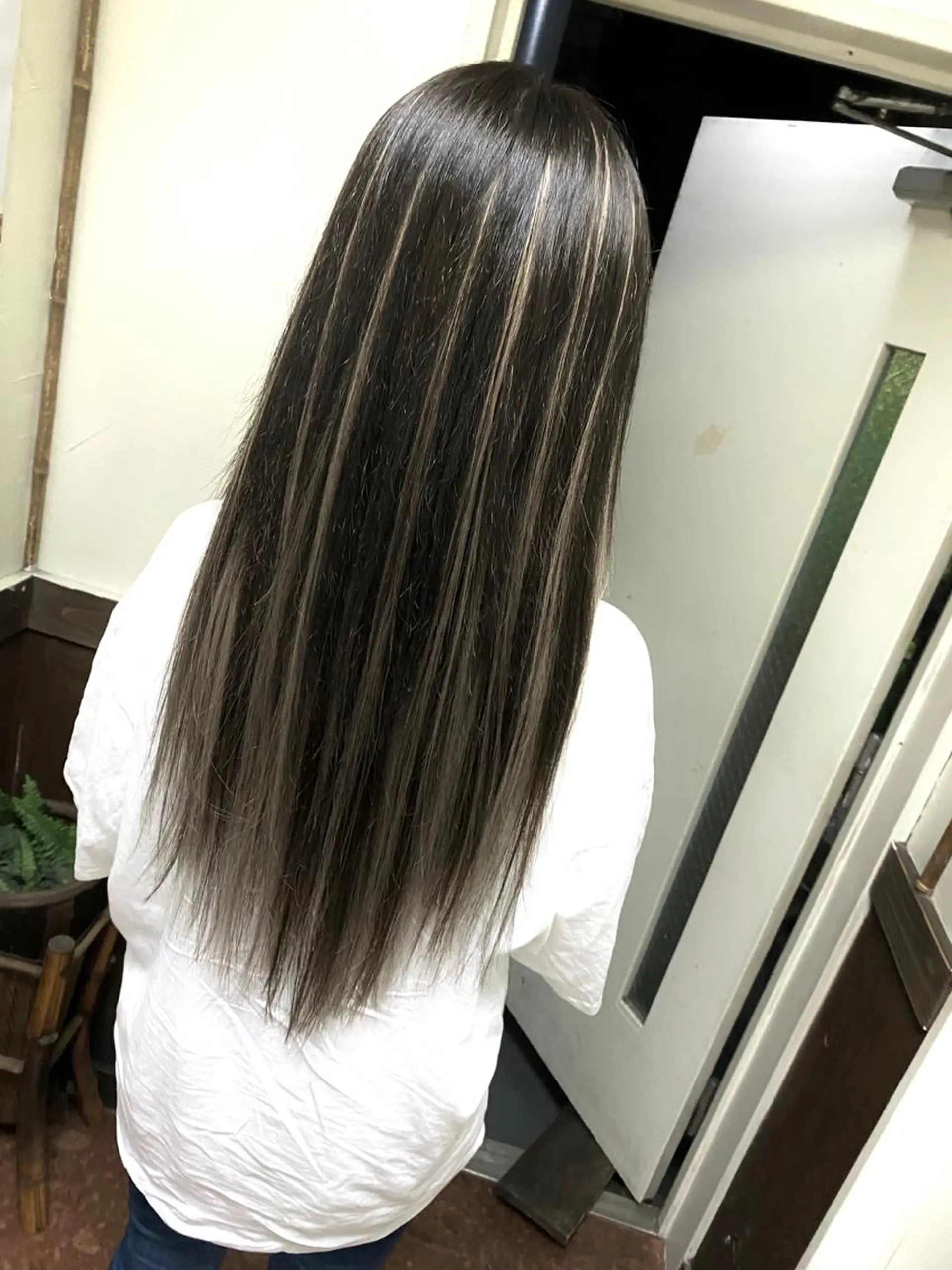 ロング カラー ブリーチ グラデーションカラー ハイライトカラー ブリーチなしカラー エクステ ヘアカラー エクステ FERNA池袋所属・マンツーマン施術✂︎ 金田尚久🎨のヘアスタイル