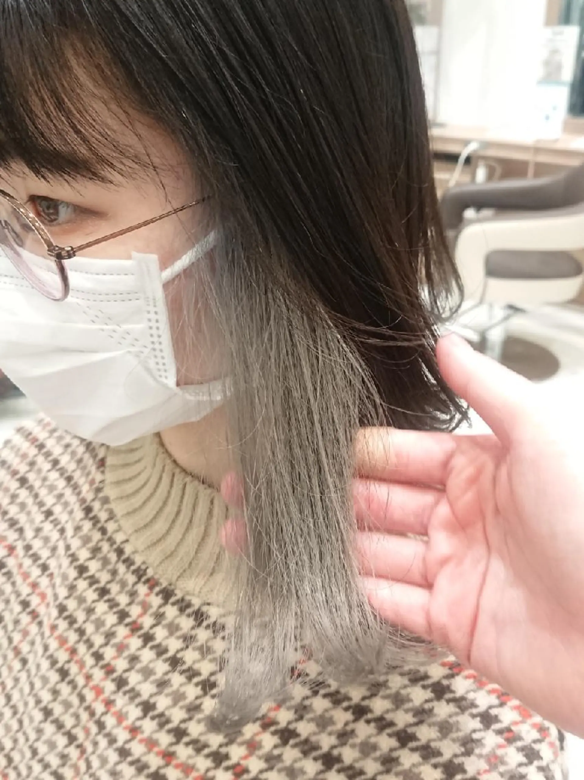 ミディアム カラー ブリーチ ケアブリーチ インナーカラー シルバー ホワイトシルバー ヘアカラー トリートメント あらげ 🌈推しカラー🌈ᵕのヘアスタイル