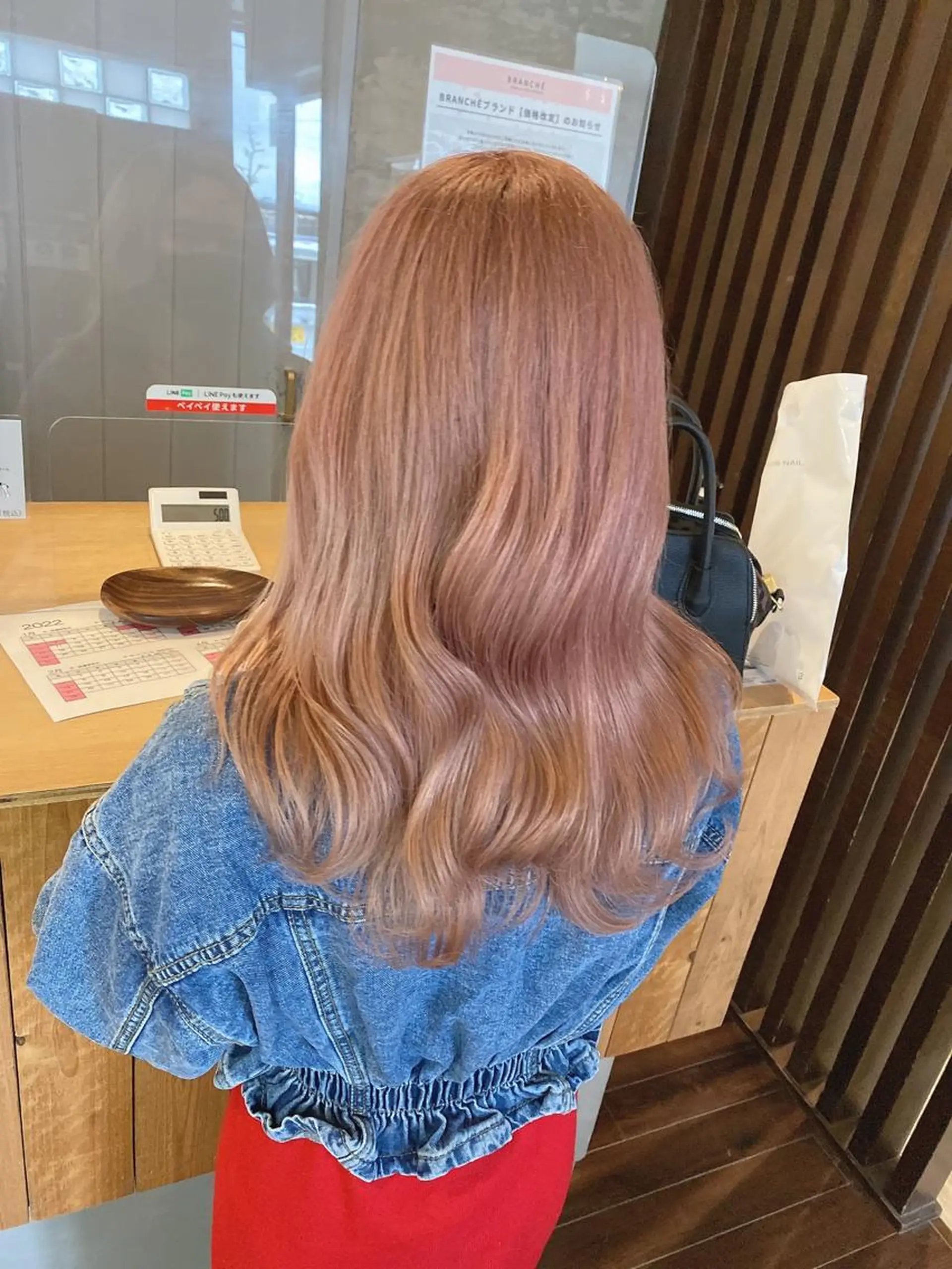 ロング カラー ブリーチ ピンクカラー ヘアカラー 具志 正太のヘアスタイル