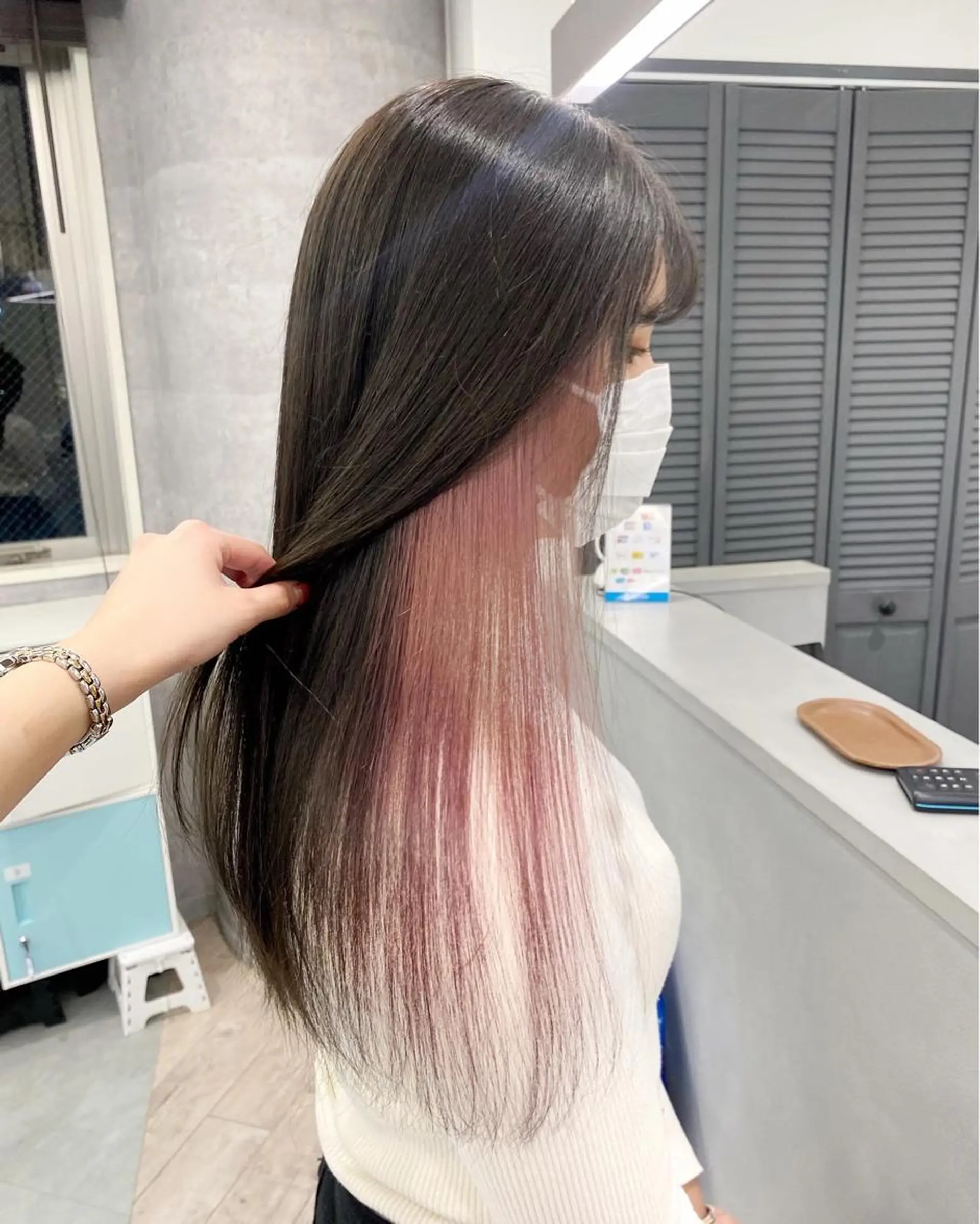 ロング カラー ヘアアレンジ アッシュ アッシュブラウン ブリーチ ブラウンカラー ケアブリーチ 🌷FUKA🌷 まろやかハイトーンのヘアスタイル