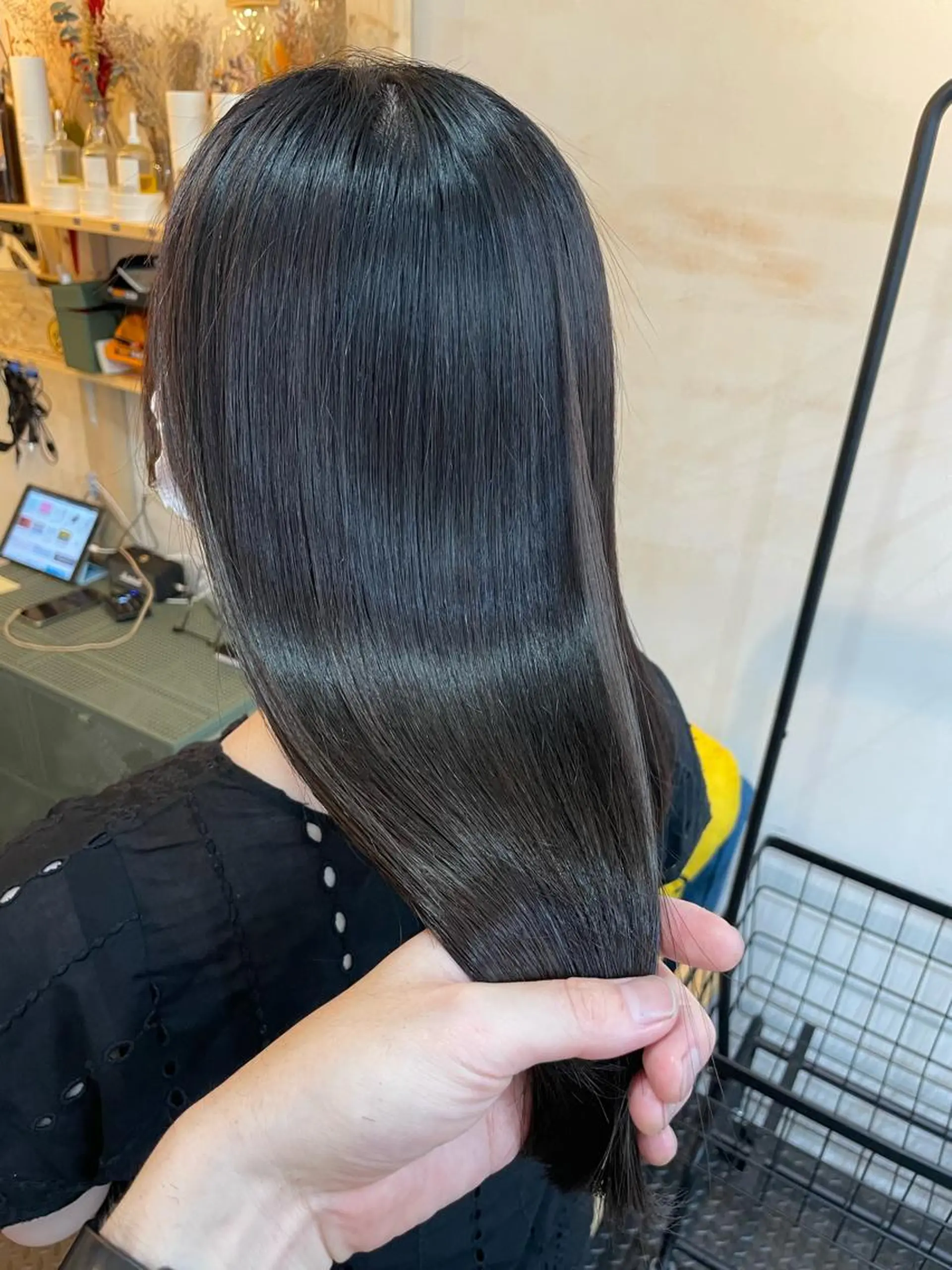 セミロング カラー トリートメント SUN GLOW  サングロウ所属・ナカノメ トシアキのヘアスタイル